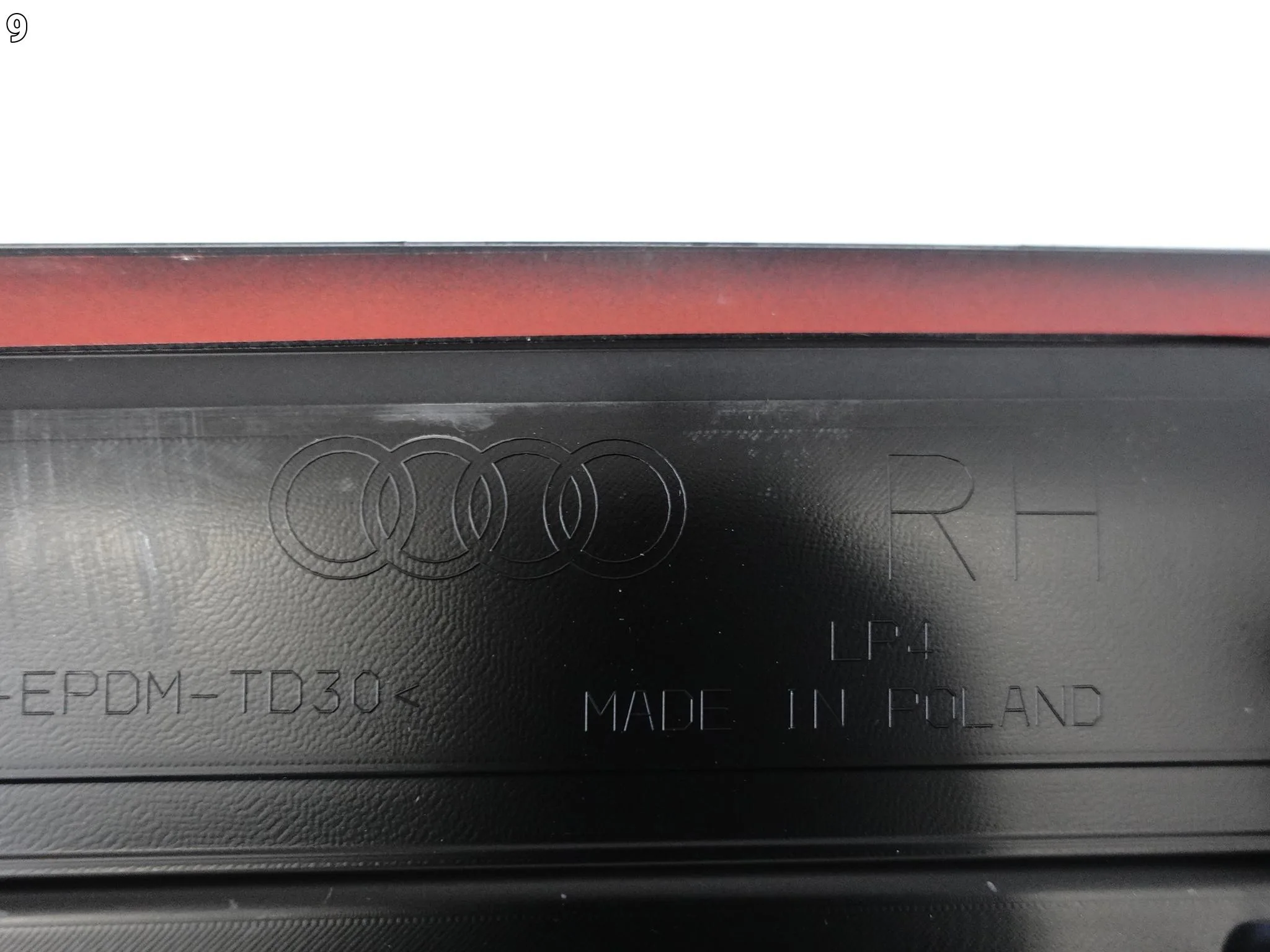 AUDI Q4 E-TRON 89A 21- LISTWA OSŁONA NAKŁADKA DRZWI PRZÓD PRAWA 89A853960C 77d01527d4d65b7f48175df246023806