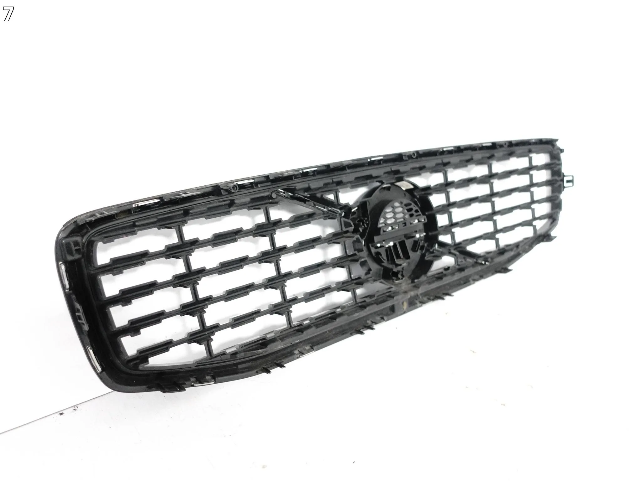 VOLVO V60 II S60 III R-DESIGN 18- GRILL ATRAPA KRATKA W ZDERZAK PRZÓD d4ce3b10bde2ee844751b87ac412e8dd