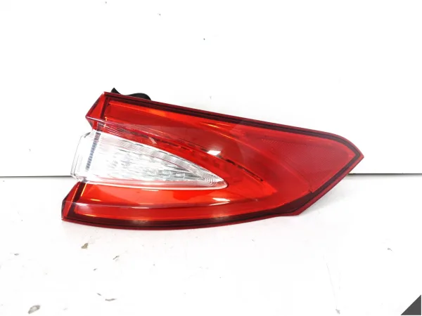 MASERATI LEVANTE M161 16-21 LAMPA LED W BŁOTNIK PRAWA TYŁ EUROPA 20670205 b20f420bbf187fd04bcb540f3dade4b7