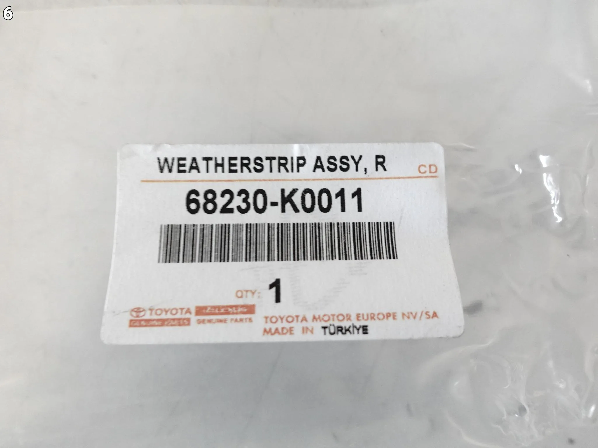 TOYOTA YARIS IV 19- LISTWA ZGARNIAJĄCA SZYBY DRZWI TYŁ LEWA ORG 68230-K0011 a559e4edf1641e156df8c4463566c8f0
