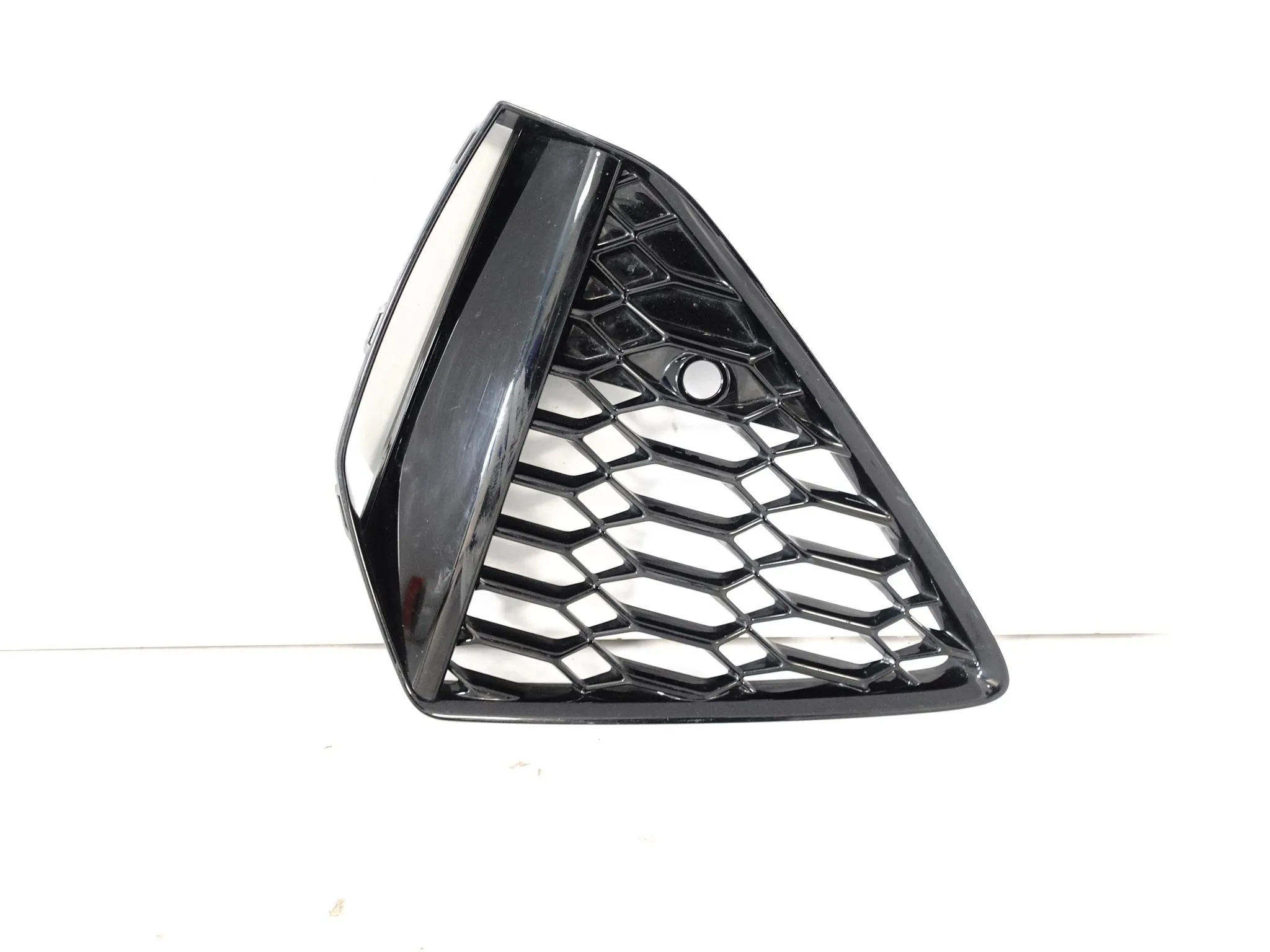 AUDI RS7 RS6 4K8 C8 19-25 KRATKA WLOT ATRAPA W ZDERZAK PRZÓD PRAWA ORG ad88f748affdd8d5283ab8fd3788930e