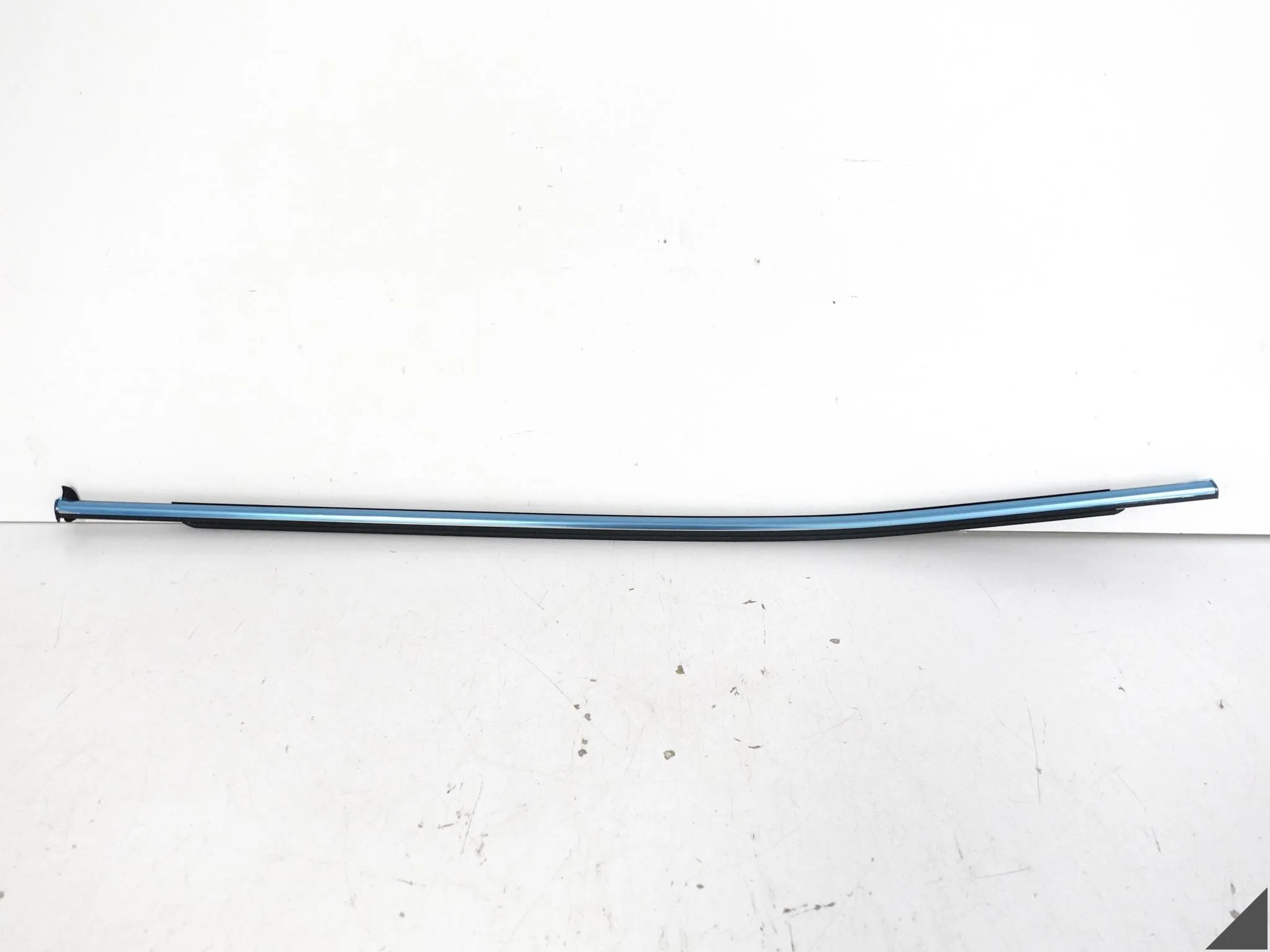 SEAT ARONA 6F9 6F0 17- LISTWA ZGARNIAJĄCA SZYBY DRZWI PRZÓD PRAWA 3Q7 c338fbcfd2b69819a8234263de26a5e4