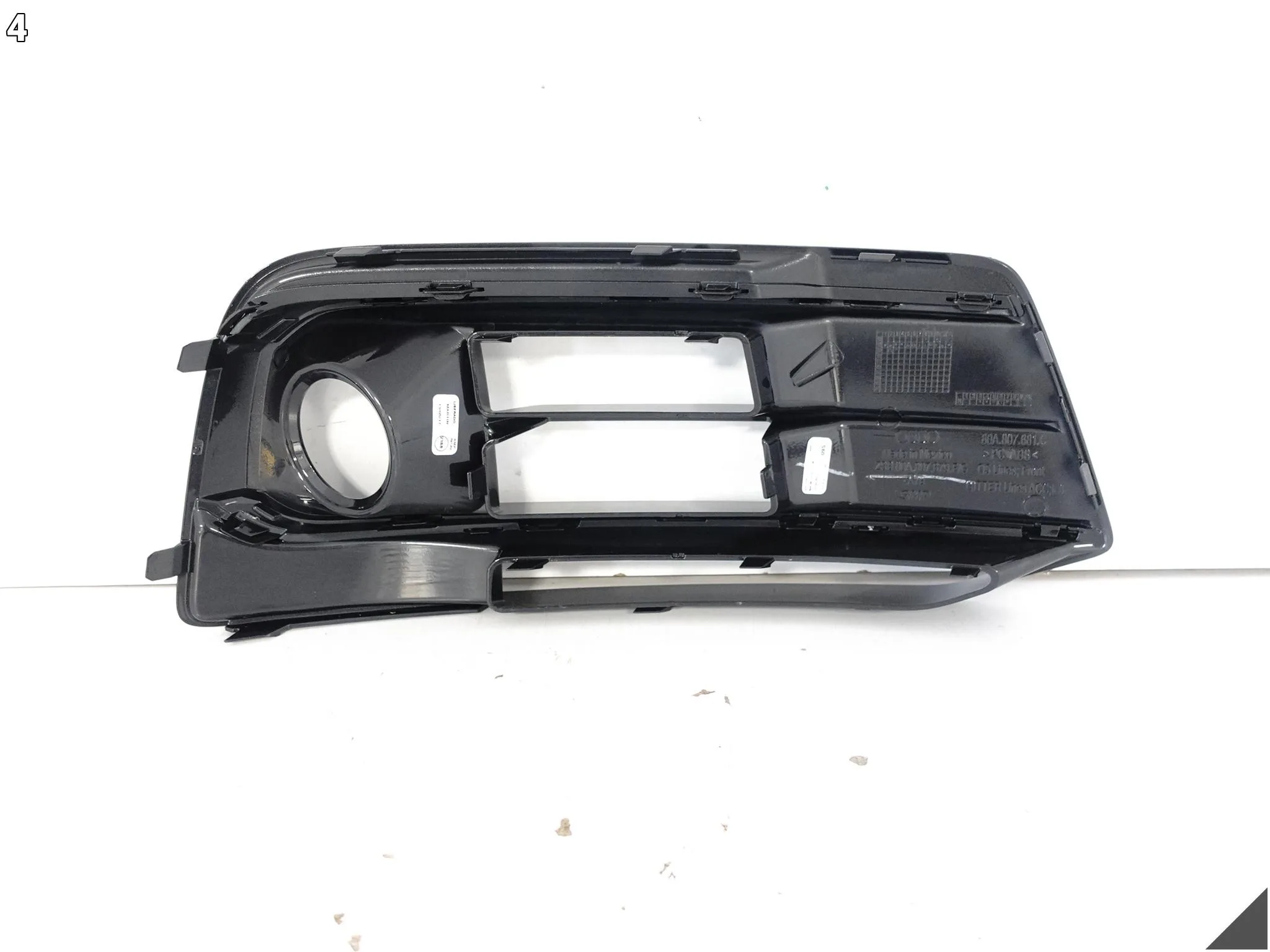 AUDI Q5 II ZWYKŁA 80A FY 17-20 KRATKA WLOT LISTWA ZDERZAK PRZÓD LEWA PPW fbe748b466d84f0686fe045322f8586e