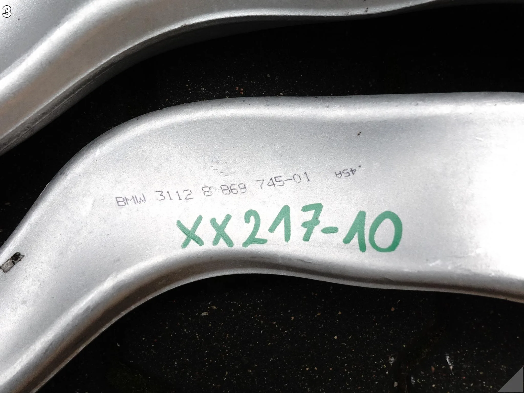 BMW 7 G70 22- WAHACZ ROZPRĘŻNY Z PODUSZKĄ LEWY PRZÓD ORYGINALNY a53b5e3b09dca07e64e54e34d588a715