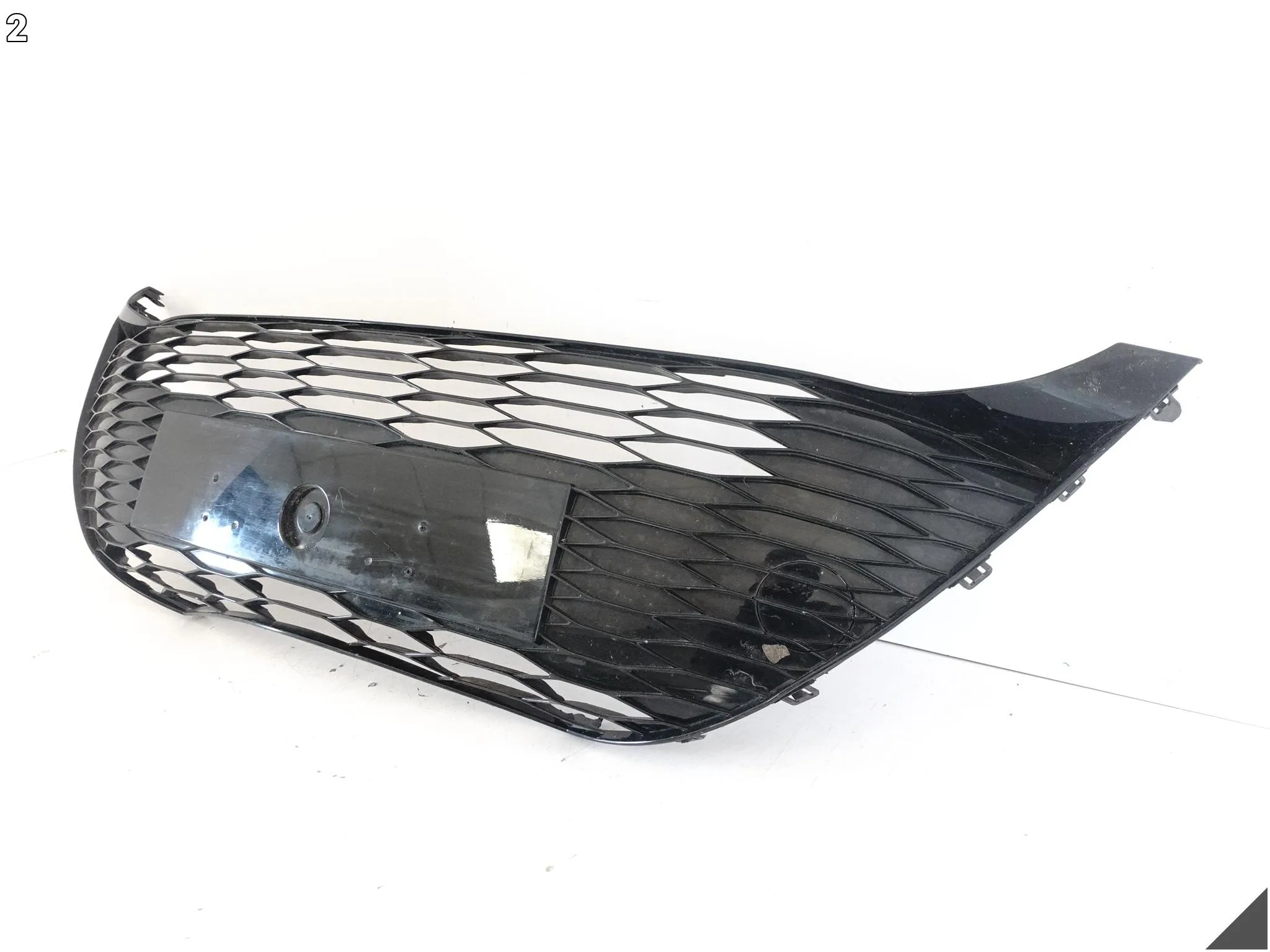 TOYOTA YARIS III 3 DRUGI LIFT 17-20 KRATKA ŚRODKOWA ATRAPA ZDERZAK PRZÓD 383c853ea354df96efef6ed88a929146