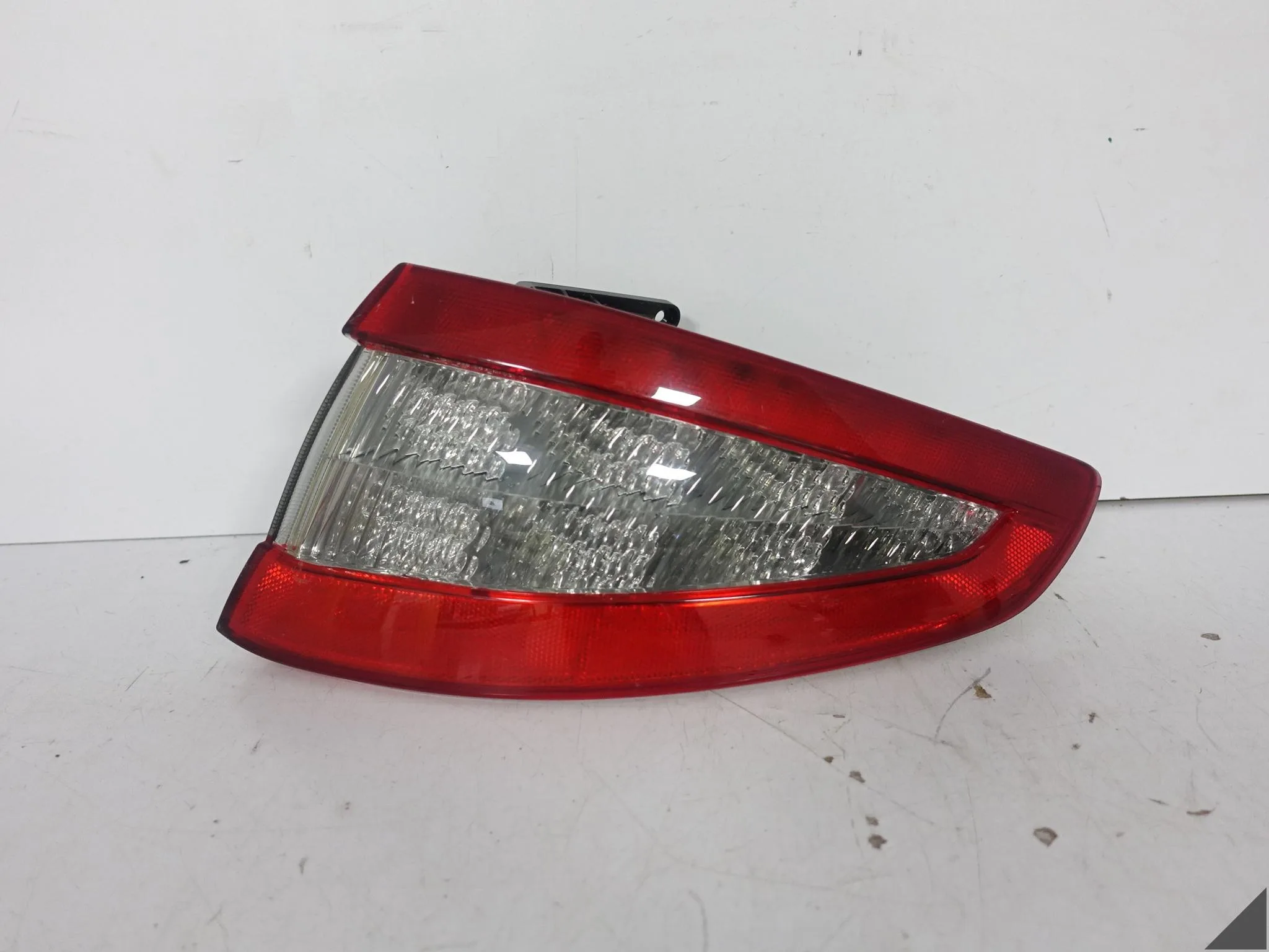 MASERATI GRANTURISMO M145 07-13 LAMPA LED W BŁOTNIK PRAWA TYŁ USA ca8a91b19192be1b0f6d23fc475d3fdd