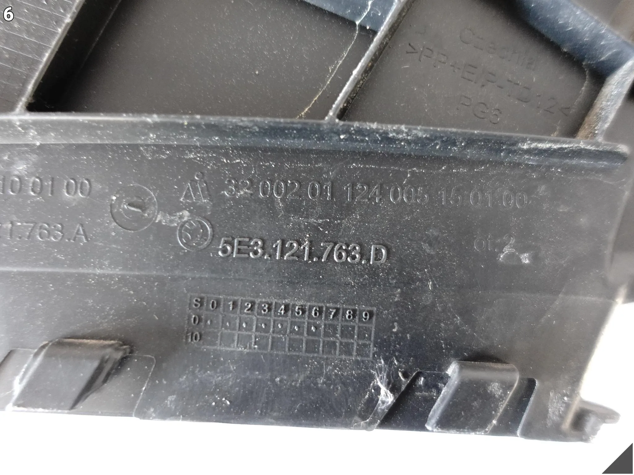 SKODA OCTAVIA IV 4 5E3 19-24 KIEROWNICA WLOT POWIETRZA W ZDERZAK PRZÓD LEWY ce15d683d5a443ba6aba91ac10462079