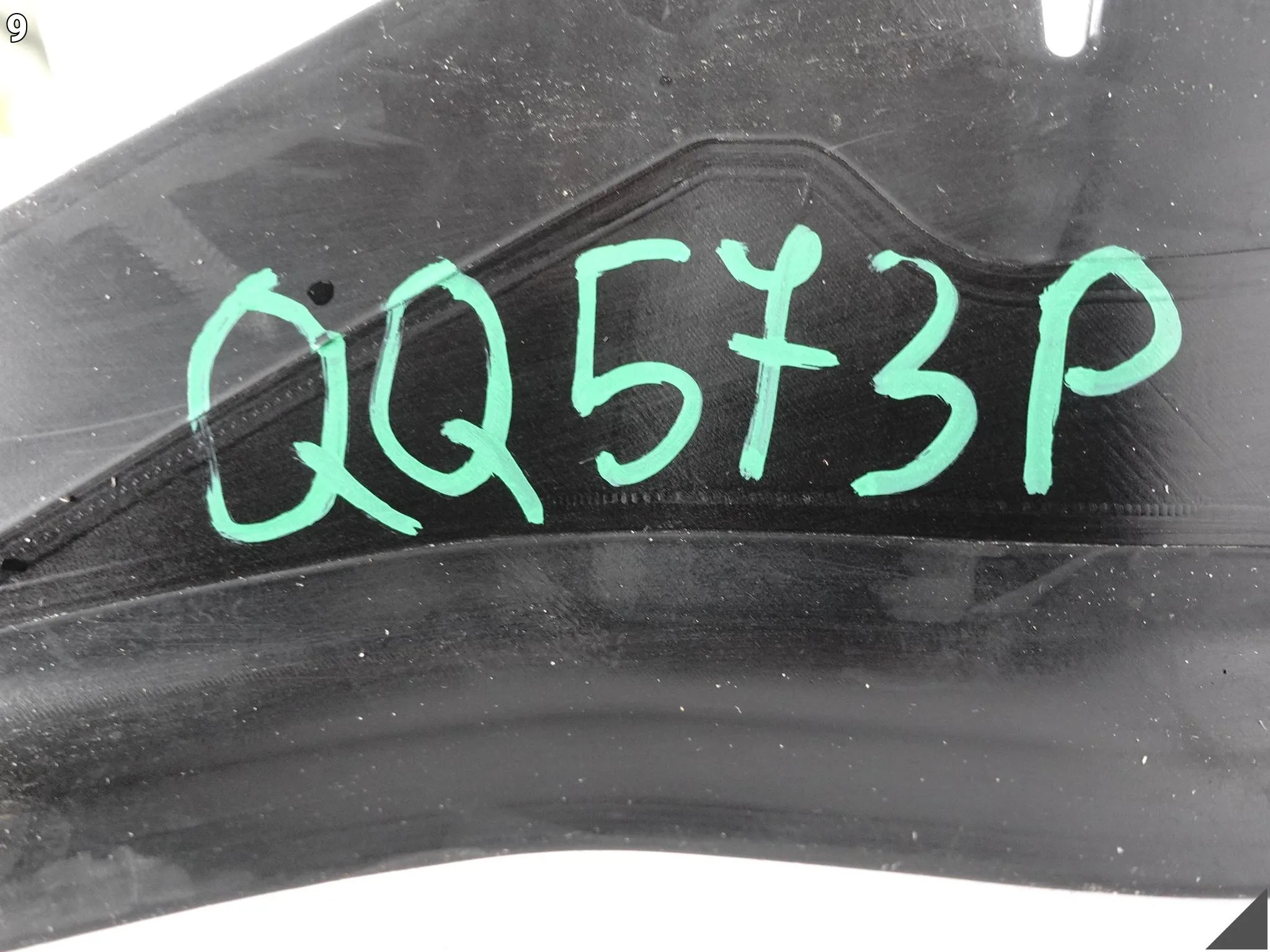 SKODA FABIA IV 6VA 21- LISTWA WYGŁUSZENIE USZCZELKA W BŁOTNIK PRZÓD PRAWA 4f90aca513714e8ab645db2fcf49d98f
