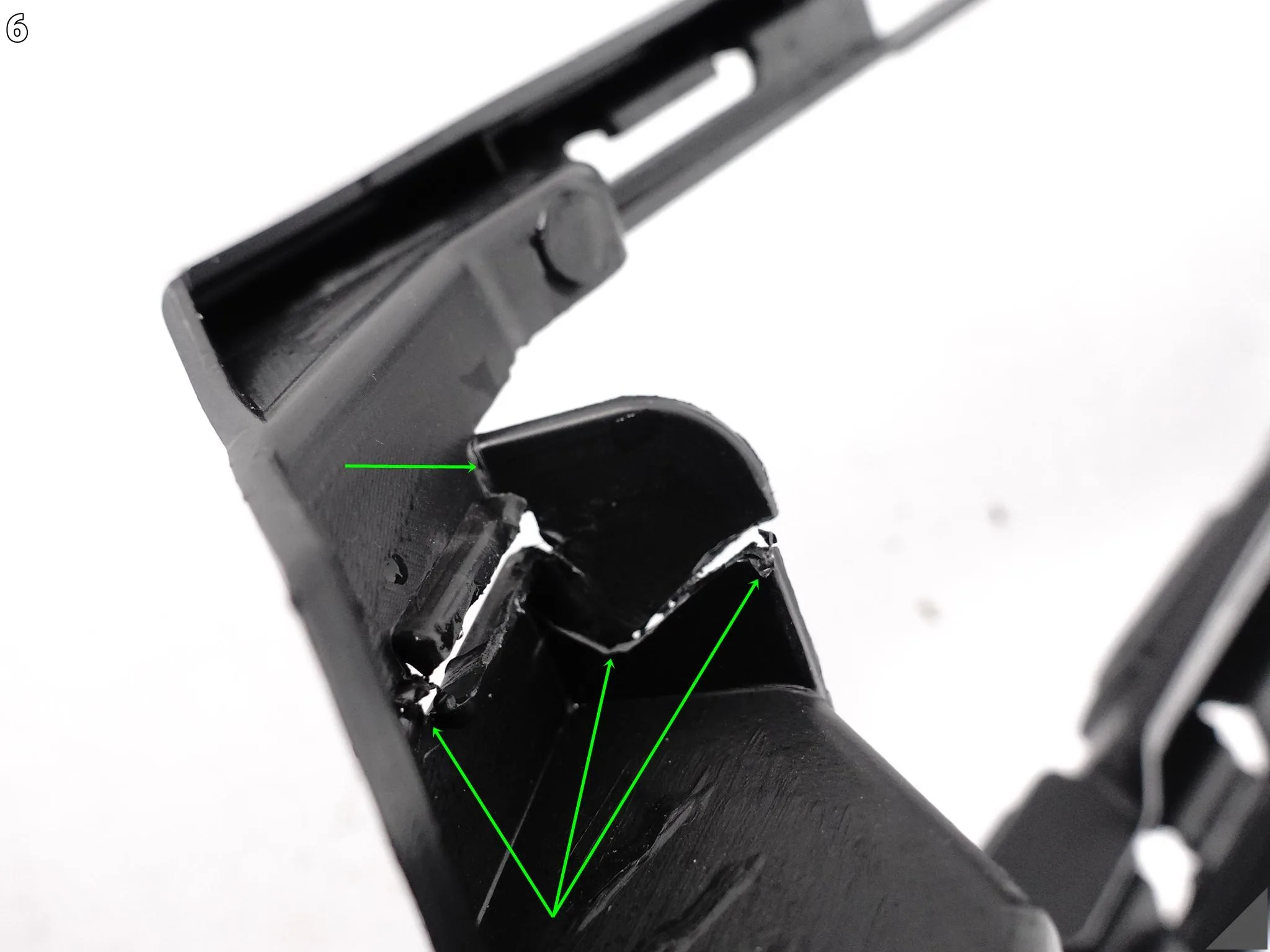 VW TOURAN II 5TA 15- ŚLIZG MOCOWANIE WZMOCNIENIE W ZDERZAK PRZÓD PRAWY a224191d883acf7a5452232b0ad90972