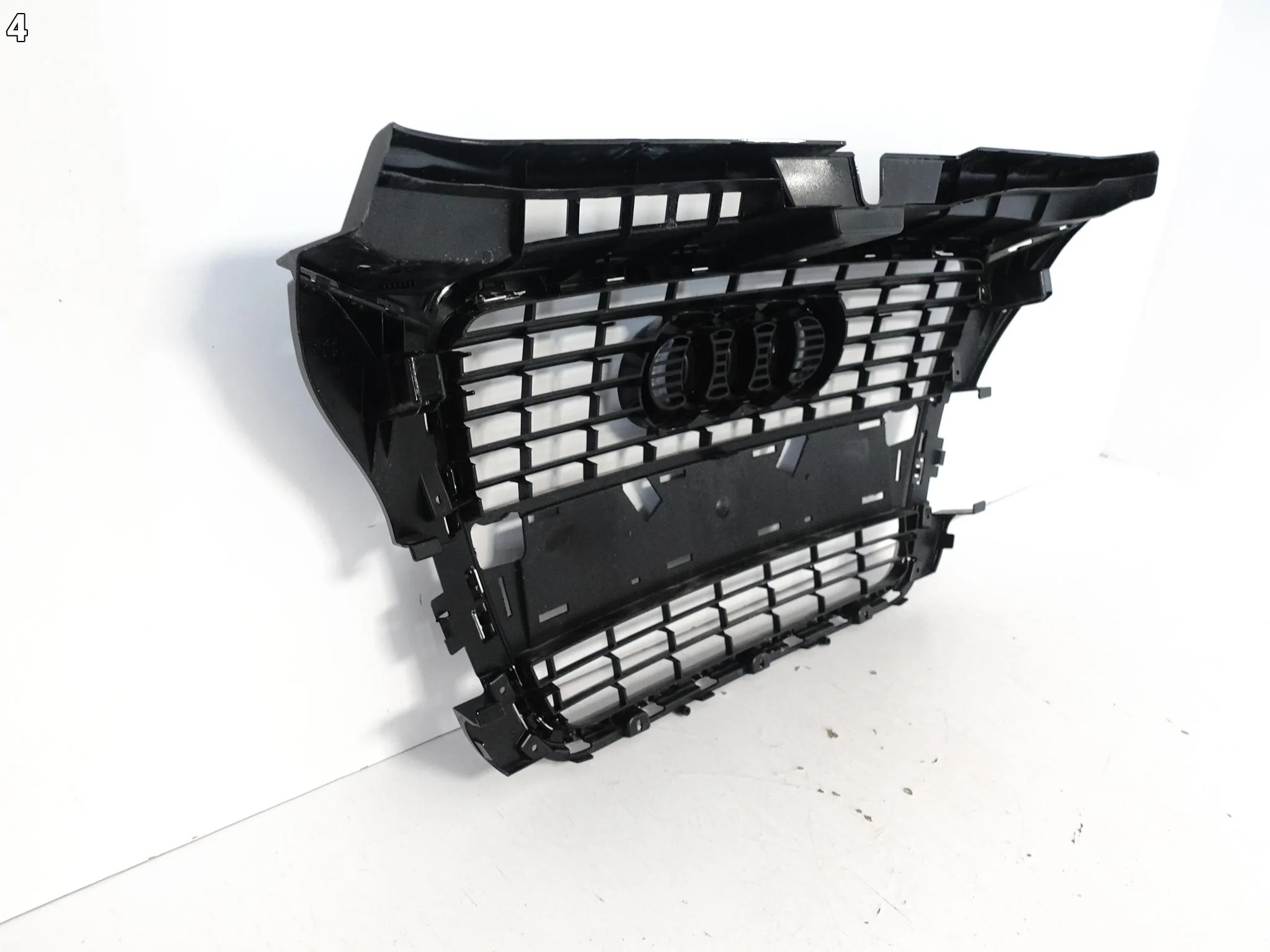 AUDI A3 8P0 LIFT S-LINE 08-12 GRILL ATRAPA KRATKA W ZDERZAK CZARNY POŁYSK 6ee9cfa2fc53a049c3c4fd214931174f