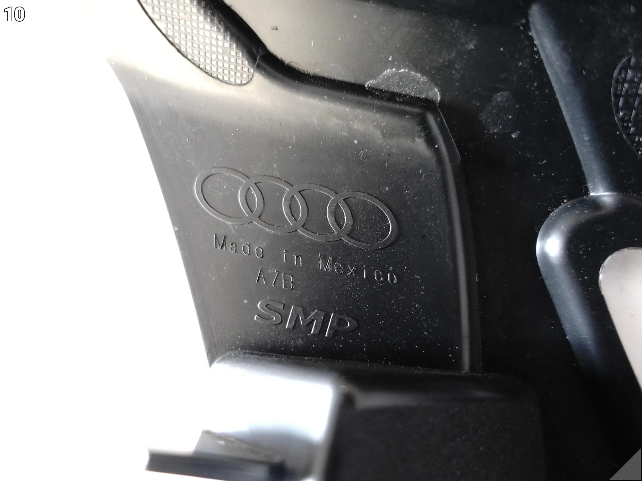 AUDI Q5 80A ZWYKŁY / BASIC II FY 16-20 ŚLIZG MOCOWANIE ZDERZAKA PRZÓD LEWY 344f9e56d5b661d52a4db85bda874ab1