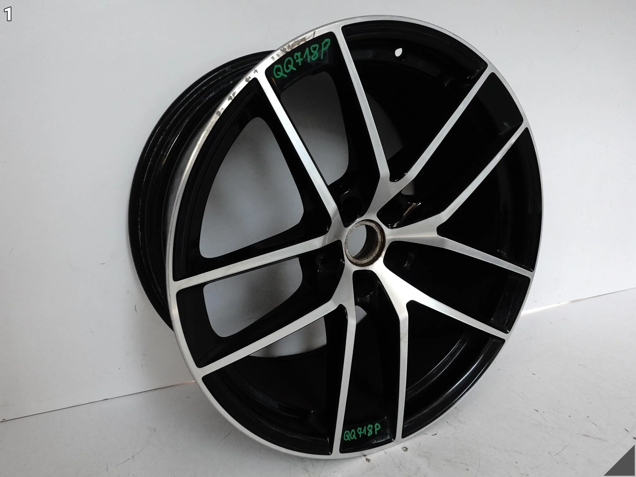 PORSCHE MACAN I 95B S TURBO GTS FELGA ALUFELGA 10Jx20H ET19 5×112 QO1 e3a22f6d3acc76e9ef1d3415b79fe2e9