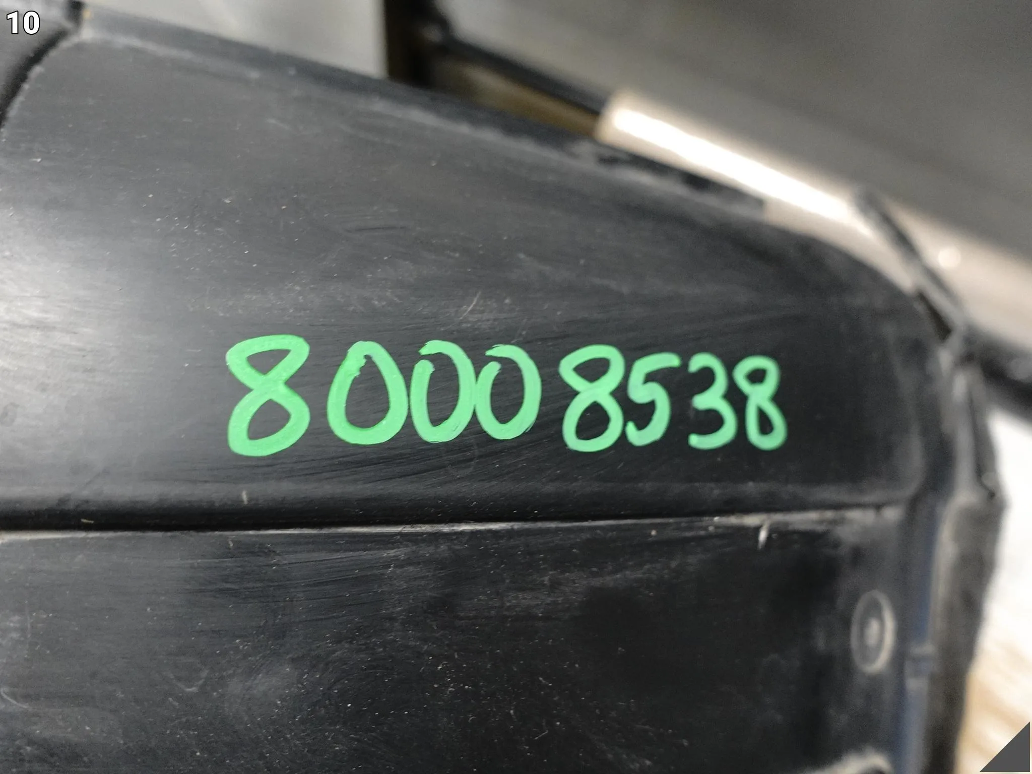 POLESTAR 4 23- NADKOLE OSŁONA POSZYCIE WNĘKA KOŁA LEWE PRZÓD 80008538 c61bd7cbb2e719fc332c206beda835f1