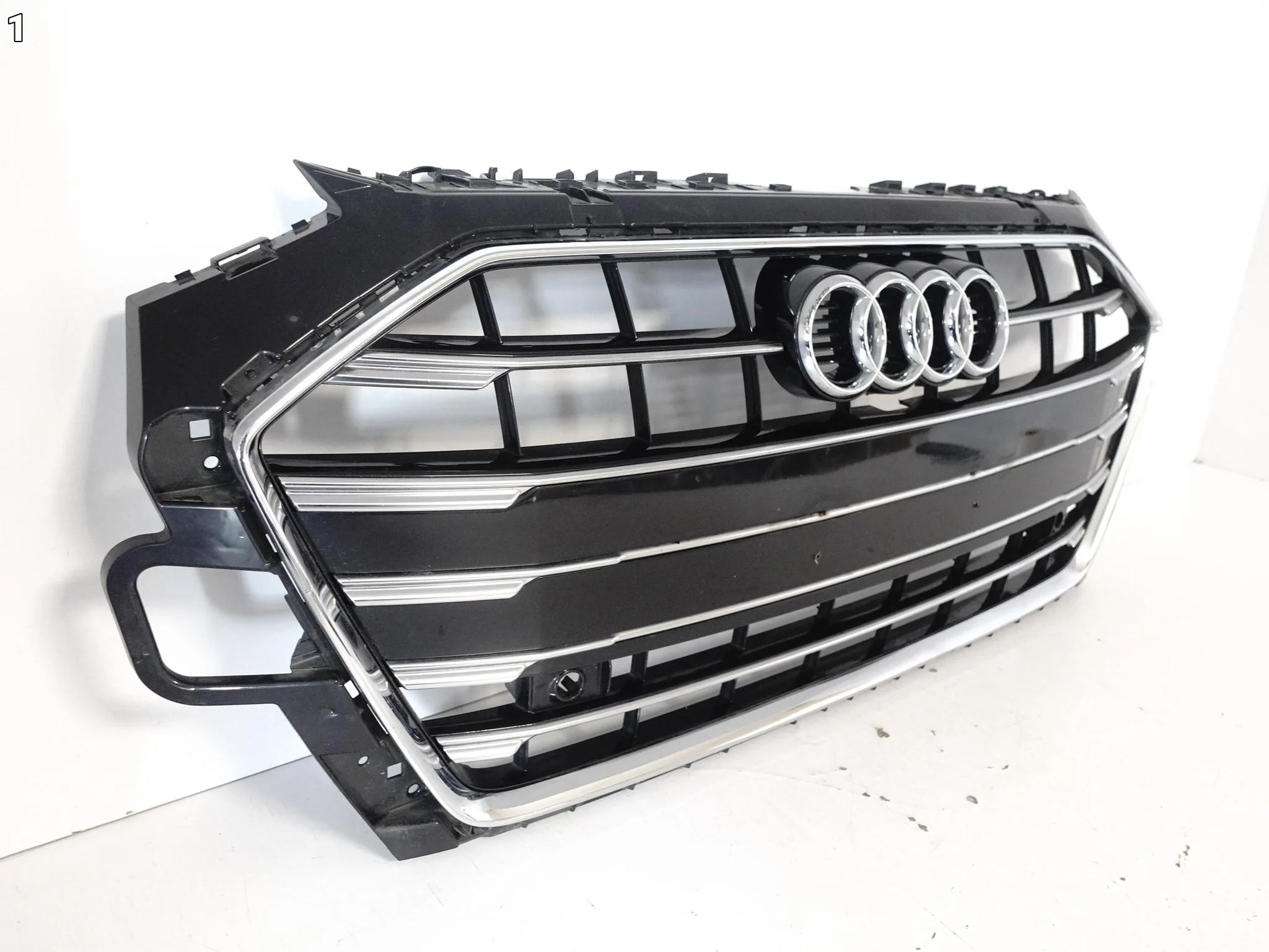 AUDI A4 B9 8W0 LIFT 19-24 ZWYKŁY / BASIS GRILL ATRAPA W ZDERZAK PRZÓD PDC 44678e36857098b7e4feb1edc7ce7b26