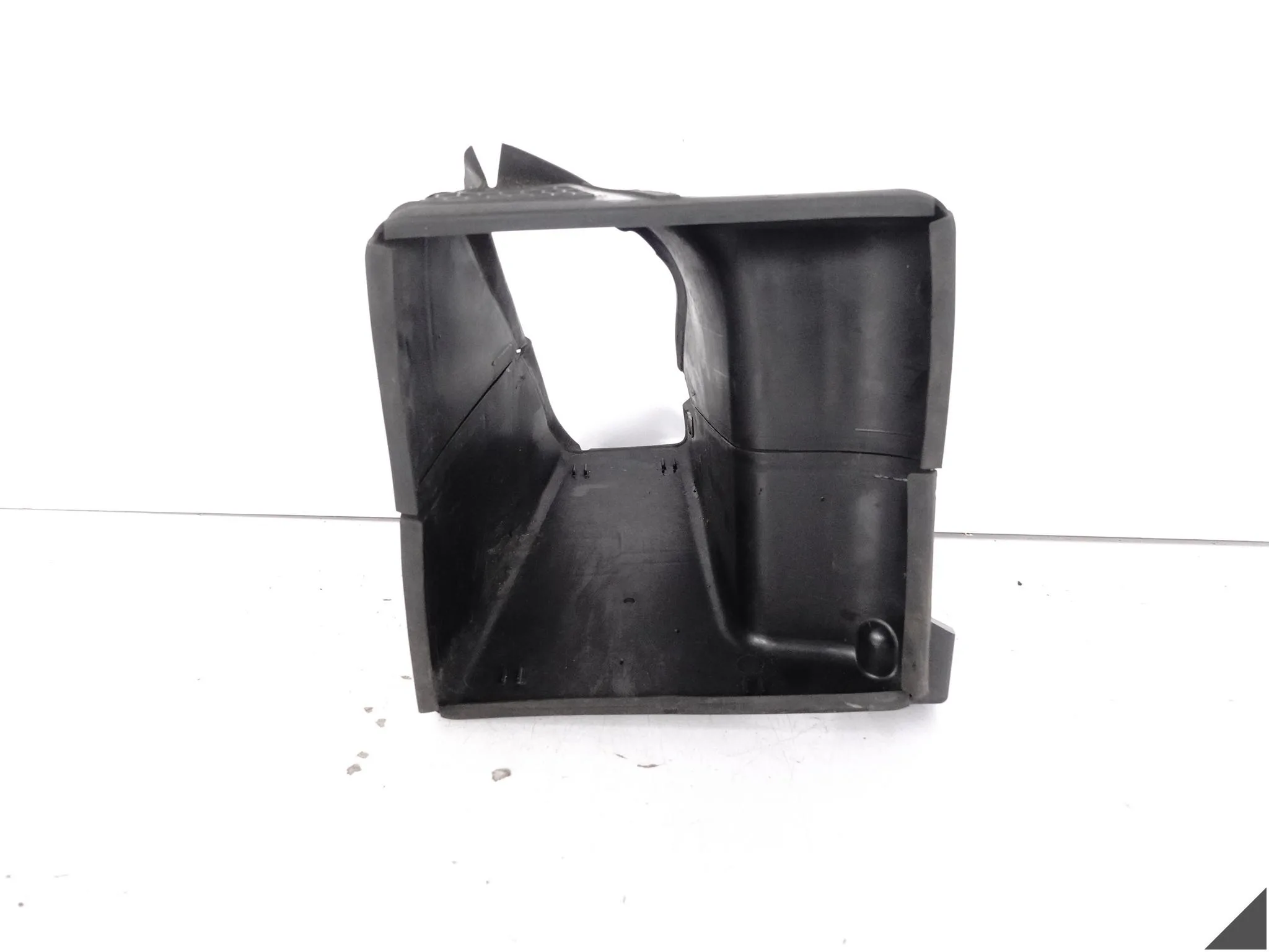 BMW 1 F40 19-24 KIEROWNICA POWIETRZA OBUDOWA WLOT CHŁODNICY PRZÓD LEWA 571109df192ea82b4aee4f36ea8e31ab