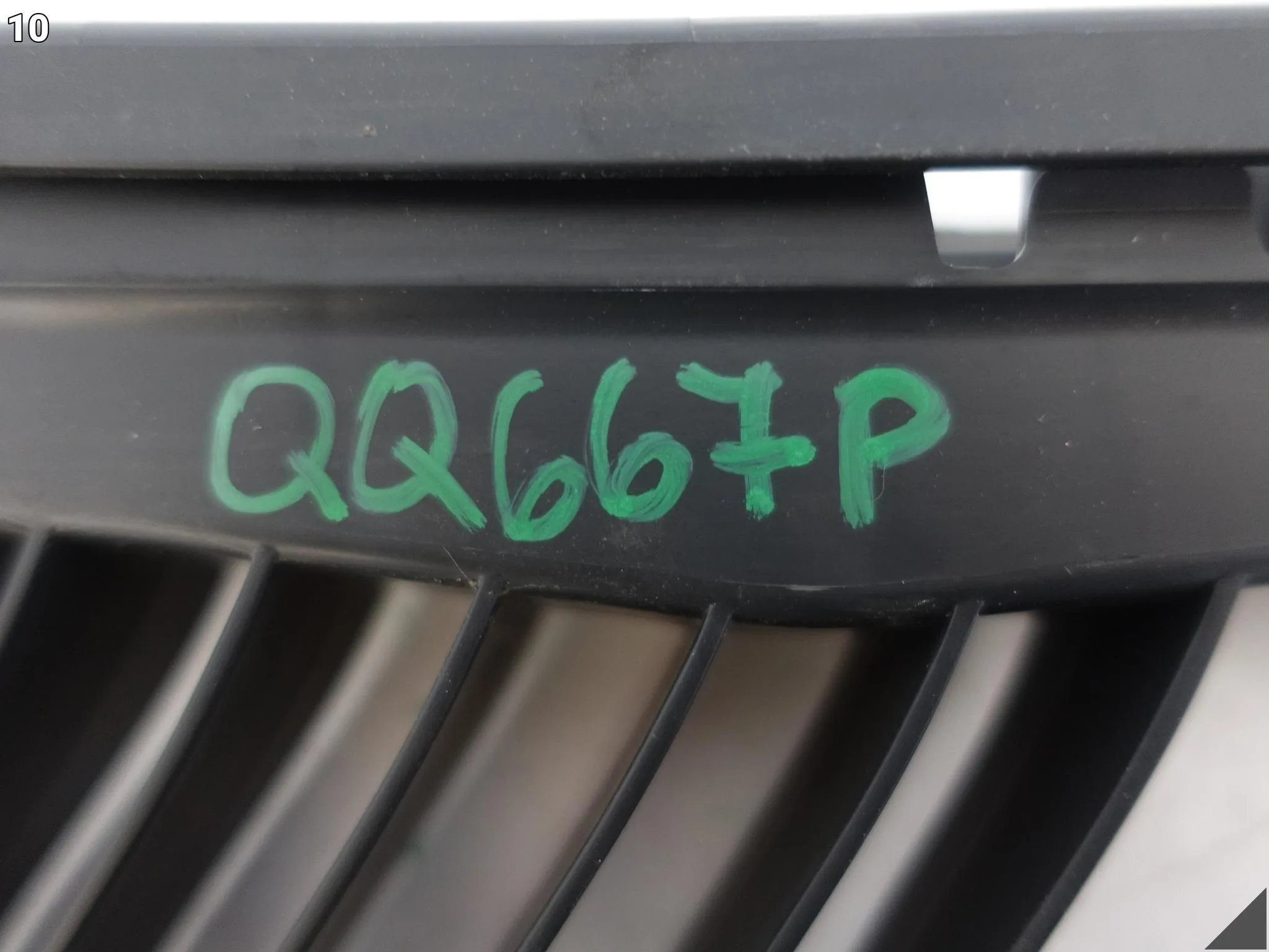 VW ID3 ID.3 10A 19-26 ŚLIZG ŚRODKOWY MOCOWANIE UCHWYT W ZDERZAK TYŁ ffc76924afdc451a2f93b0e688485276