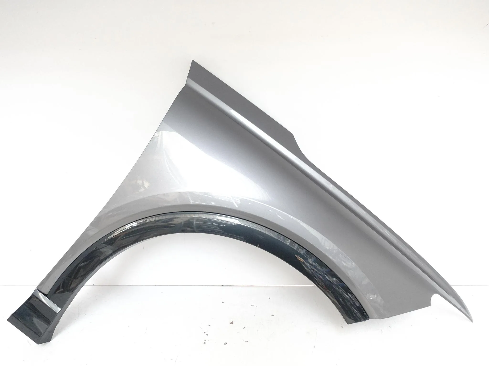 AUDI Q4 E-TRON 89A 21- BŁOTNIK FENDER LISTWA PRAWY PRZÓD 47032f1657619512e90d9e923bc97092