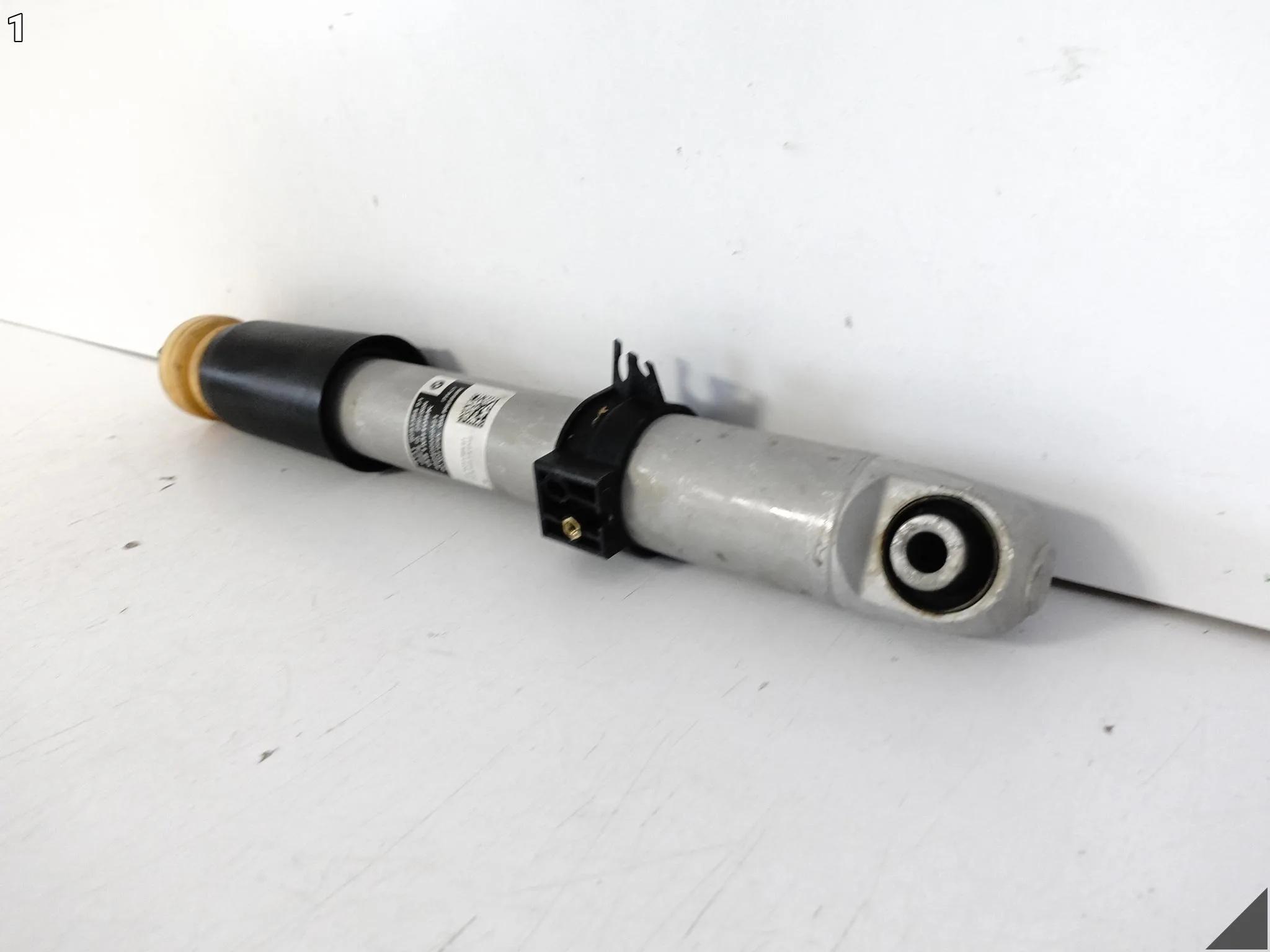 BMW M3 G80 G81 M2 G87 M4 G82 G83 AMORTYZATOR UKŁAD ZAWIESZENIA PRAWY TYŁ a09c9e814335788623703c100e045e7b