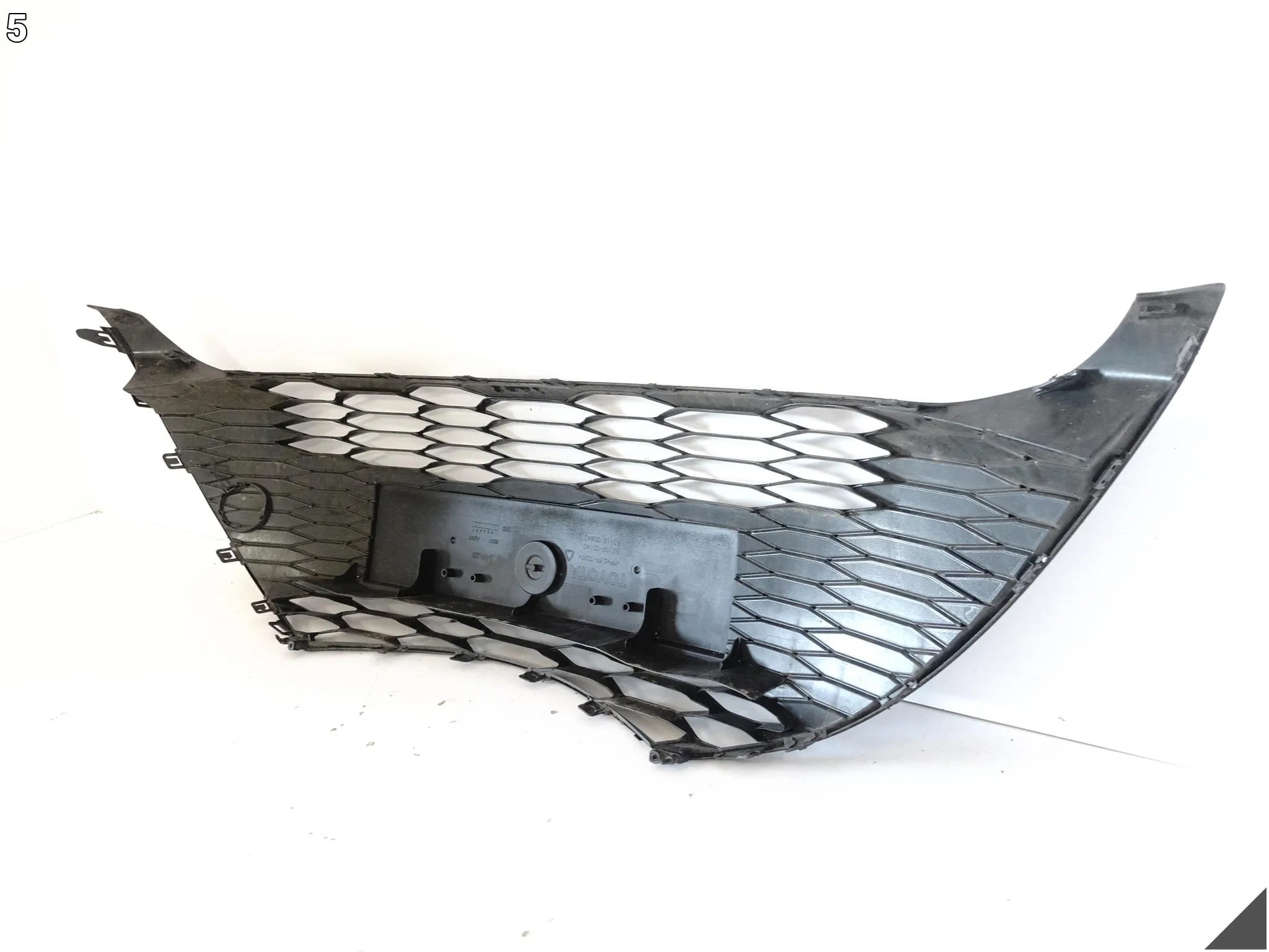 TOYOTA YARIS III 3 DRUGI LIFT 17-20 KRATKA ŚRODKOWA ATRAPA ZDERZAK PRZÓD 4c80d4e9440c76fb96bceac957bffcfd