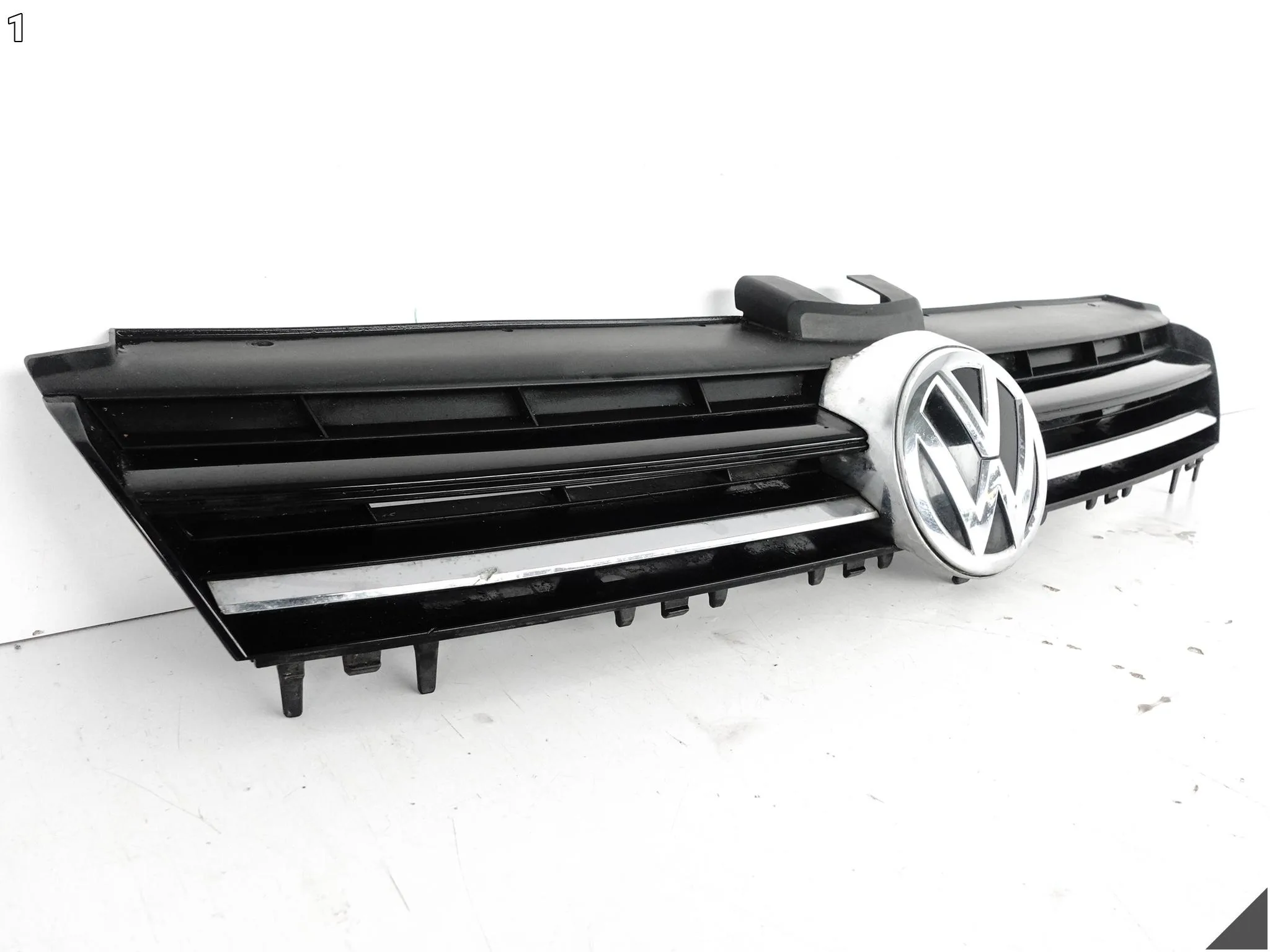 VW GOLF VII 7 5G0 12-16 GRILL ATRAPA KRATKA EMBLEMAT W ZDERZAK PRZÓD 3ba935df23822f69ba4d57e8a85df80d