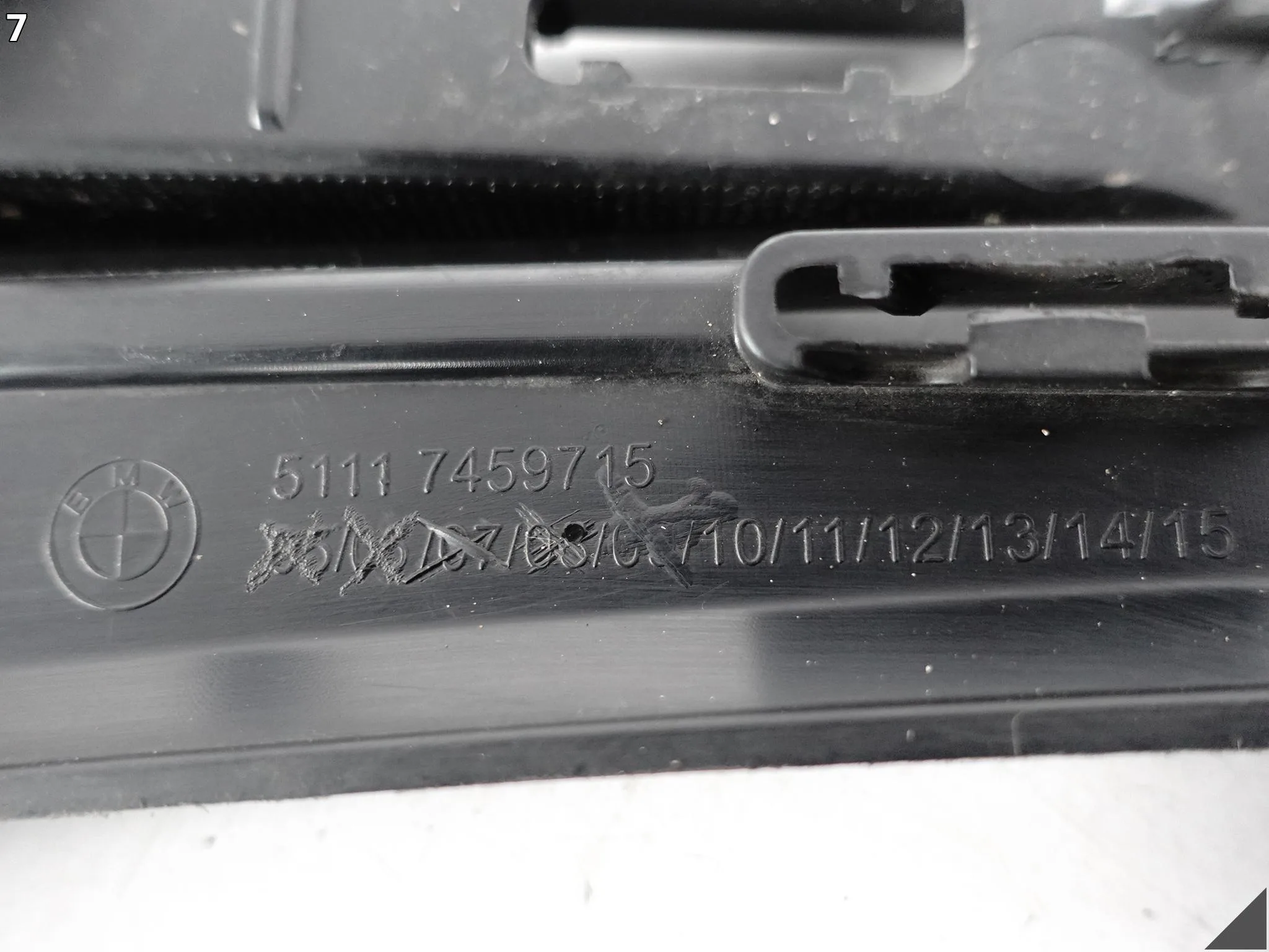 BMW 1 F40 19-24 KRATKA WLOT ATRAPA ZAŚLEPKA W ZDERZAK PRZÓD LEWA 694cf47cc121f2359133abab96d41181
