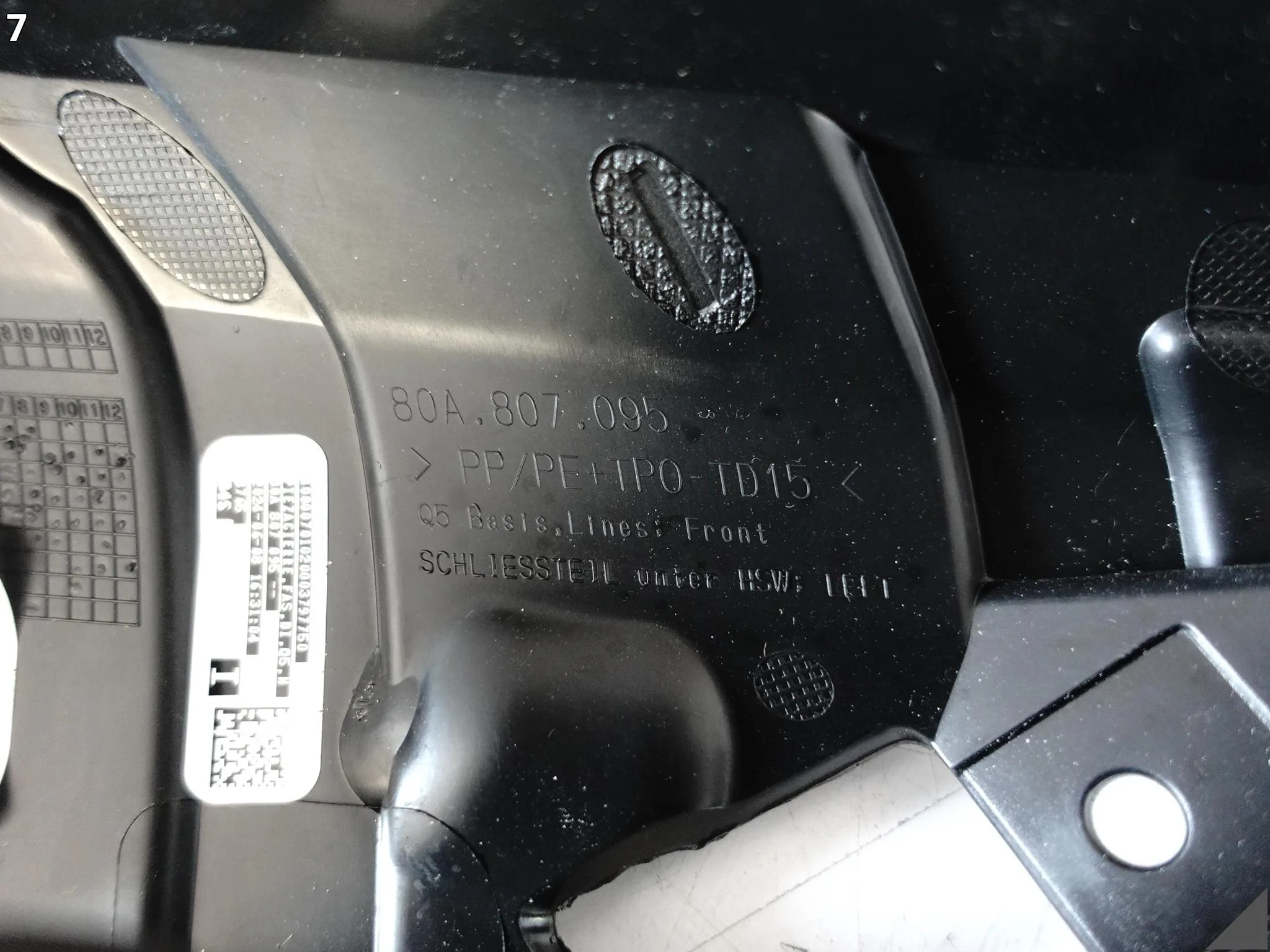 AUDI Q5 80A ZWYKŁY / BASIC II FY 16-20 ŚLIZG MOCOWANIE ZDERZAKA PRZÓD LEWY 1d998ce4da8c45e0471a578bf8cbe074