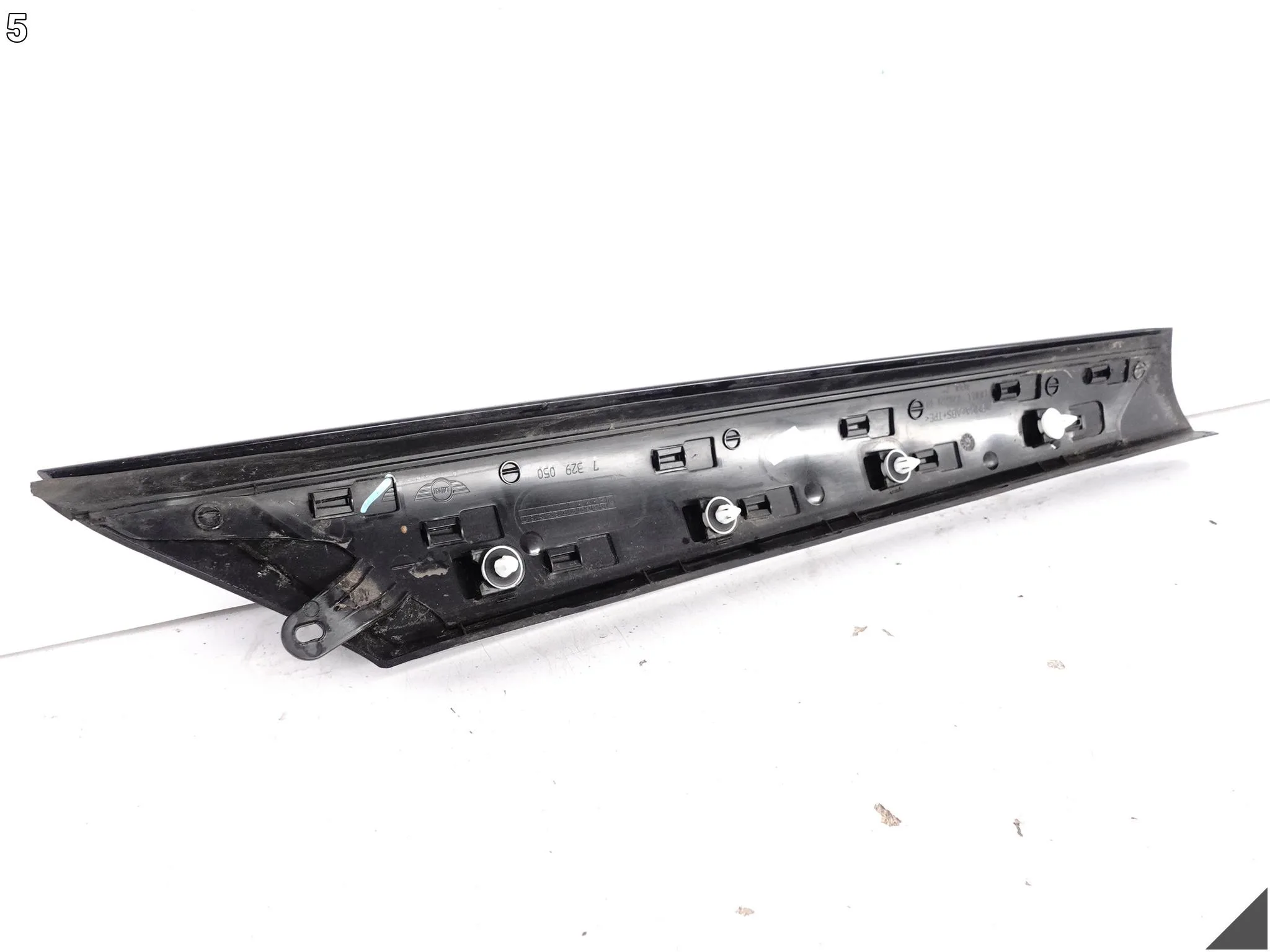 MINI COOPER F55 LIFT LCI 13-24 ZEWNĘTRZNA LISTWA OSŁONA SŁUPEK A PRAWA 840212f929aac9a8609bd6b01352f698