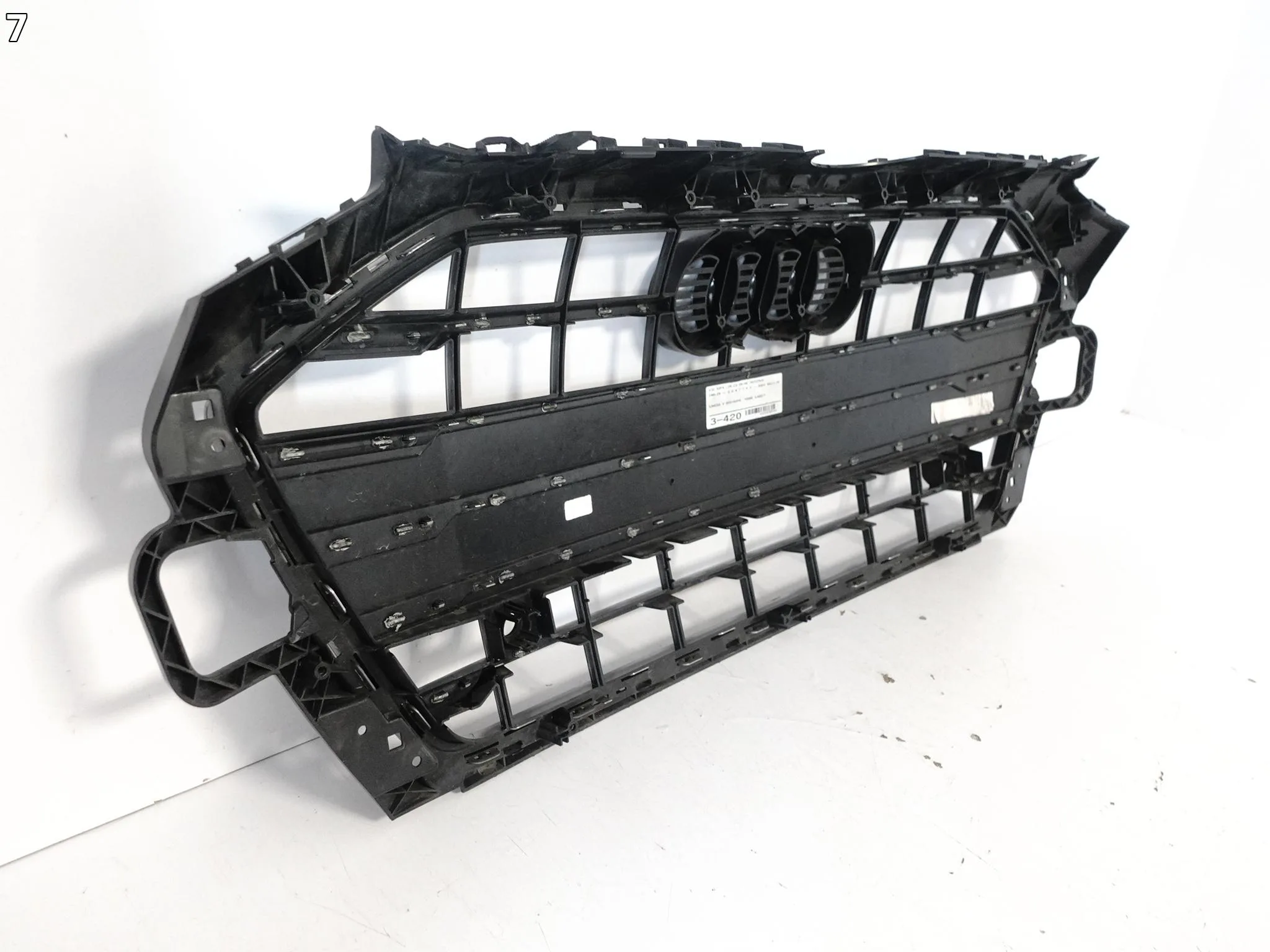 AUDI A4 B9 8W0 LIFT 19-24 ZWYKŁY / BASIS GRILL ATRAPA W ZDERZAK PRZÓD PDC 2f9e06782155e7a42ebc6787381164f2