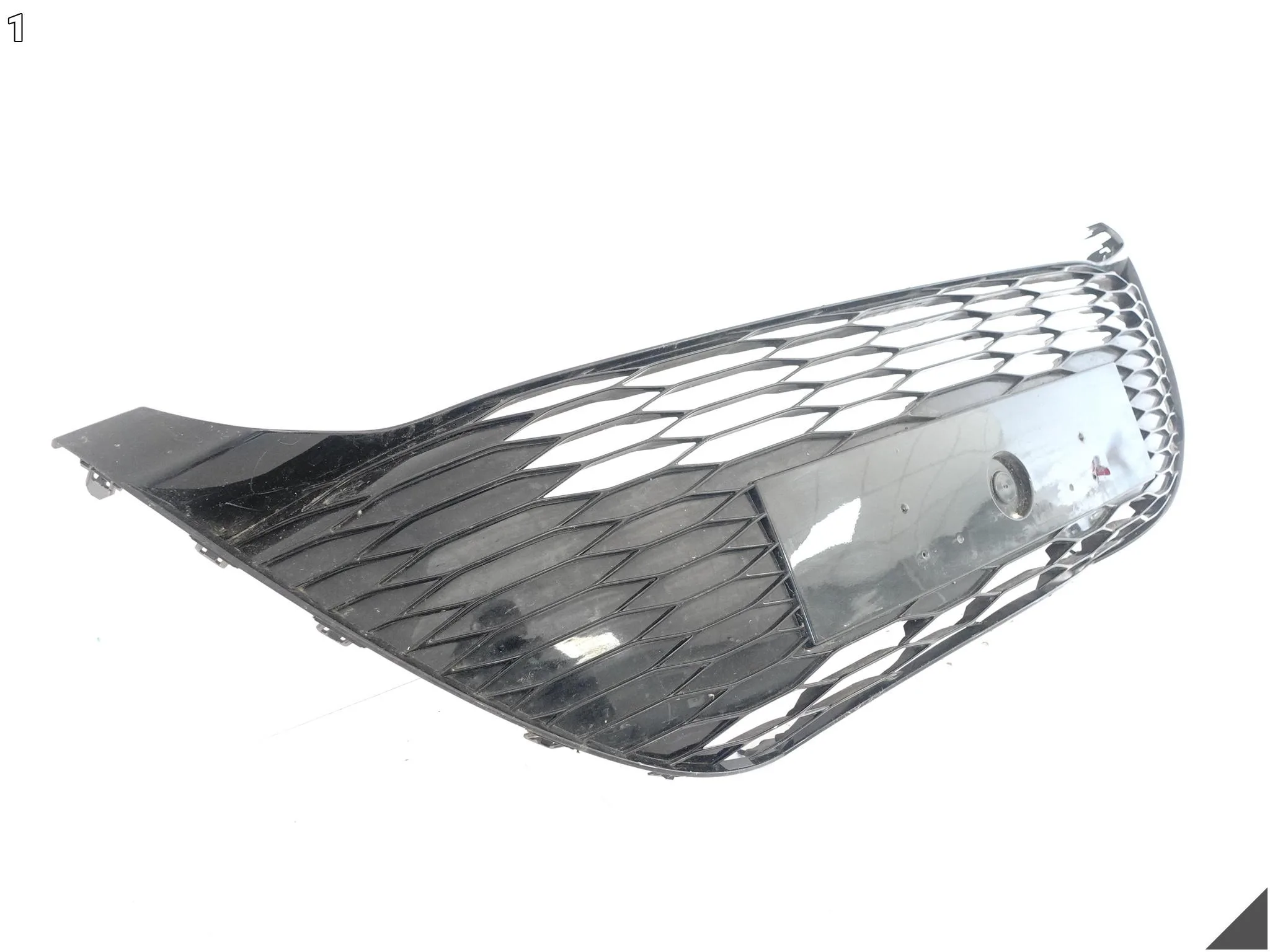 TOYOTA YARIS III 3 DRUGI LIFT 17-20 KRATKA ŚRODKOWA ATRAPA ZDERZAK PRZÓD 5ca53cfb88ec982b45c749167ef233a3