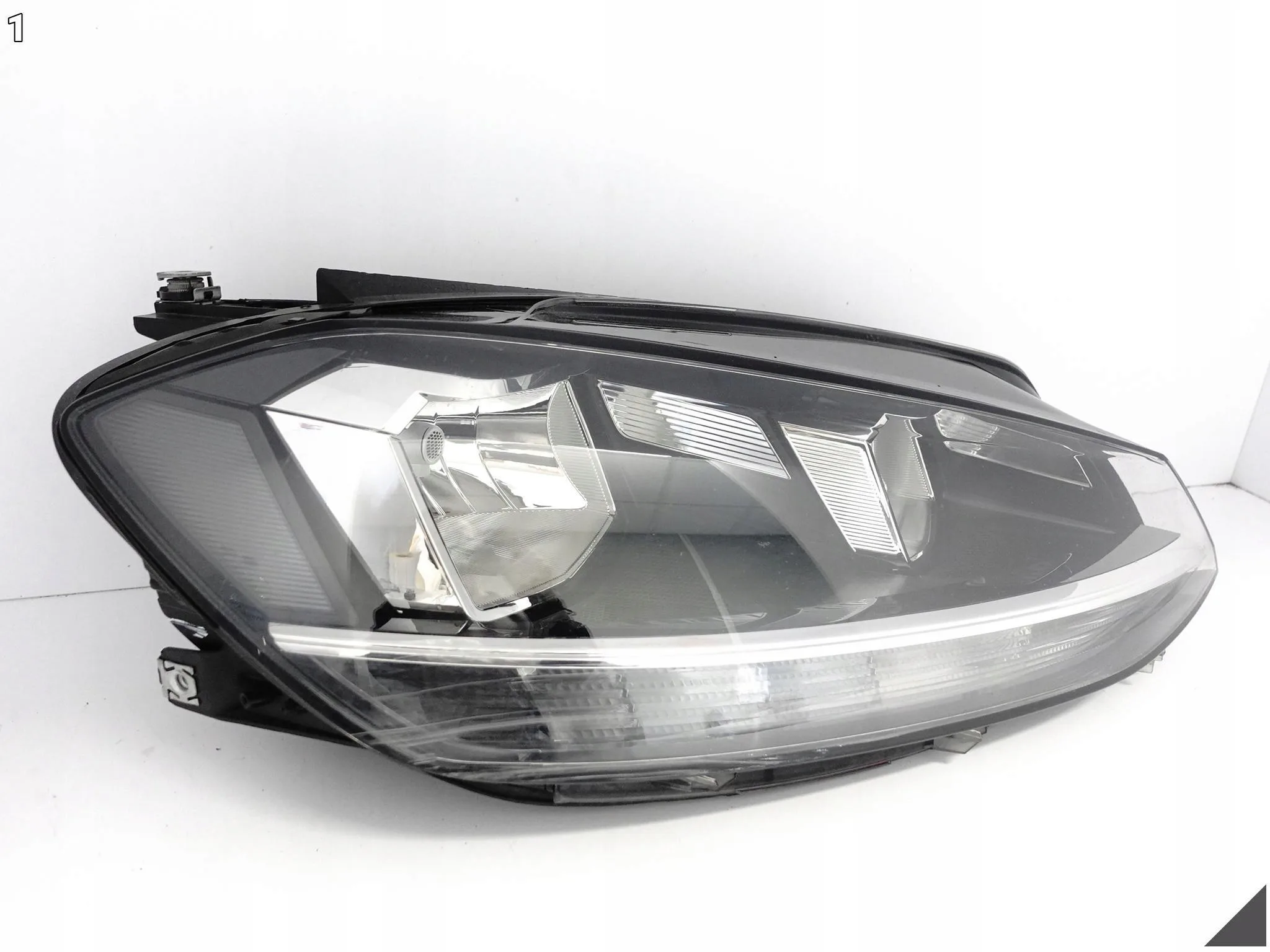 VW GOLF VII 7 5G0 LIFT 17-20 LAMPA ZWYKŁA HALOGEN H7 + LED PRAWA PRZÓD EU 0969f700b80a1cb5f145c170e8e068ea