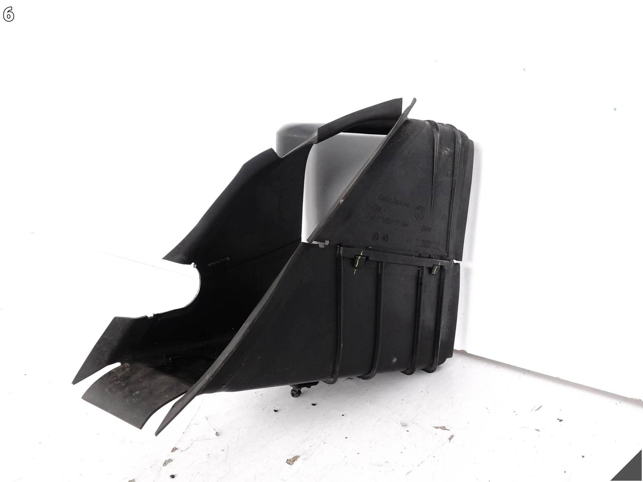 BMW 1 F40 19-24 KIEROWNICA POWIETRZA OBUDOWA WLOT CHŁODNICY PRZÓD LEWA b9d43abaa3841f7bad5d8350d3a23238