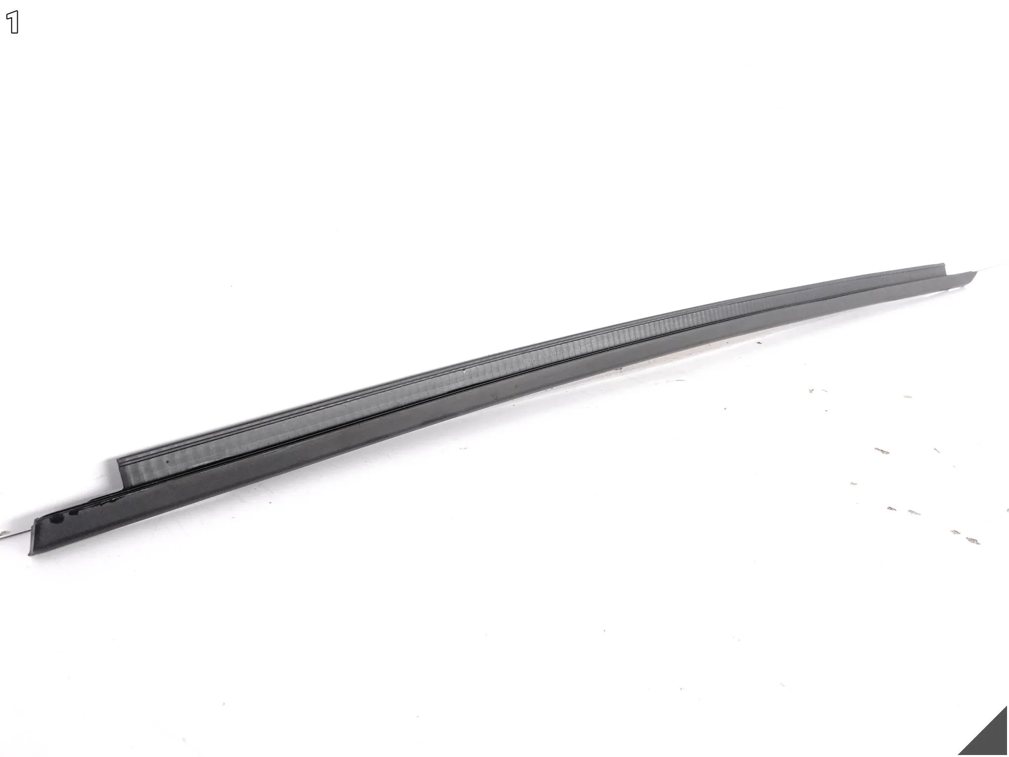 BMW 1 F40 19-24 LISTWA USZCZELKA OSŁONA POKRYWA WNĘKI DRZWI PRZÓD LEWA 4d785c60c2bad449c7aa45d514c9148e