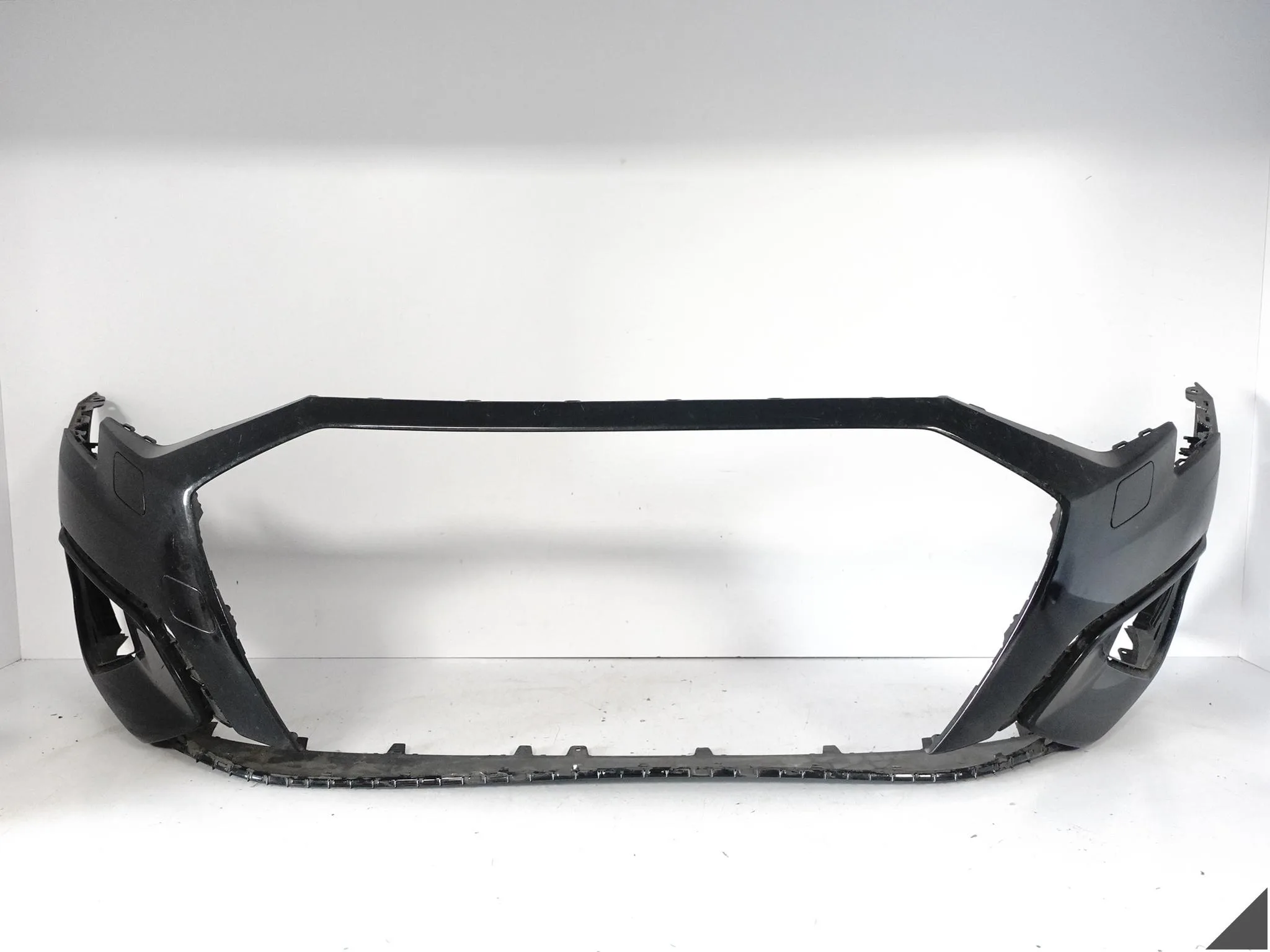 AUDI A3 8Y0 ZWYKŁY / BASIC 20-24 ZDERZAK BUMPER PRZÓD (6xPDC/SPRYSKI) b710f31ed15deb8cdb0ea524767e75f1