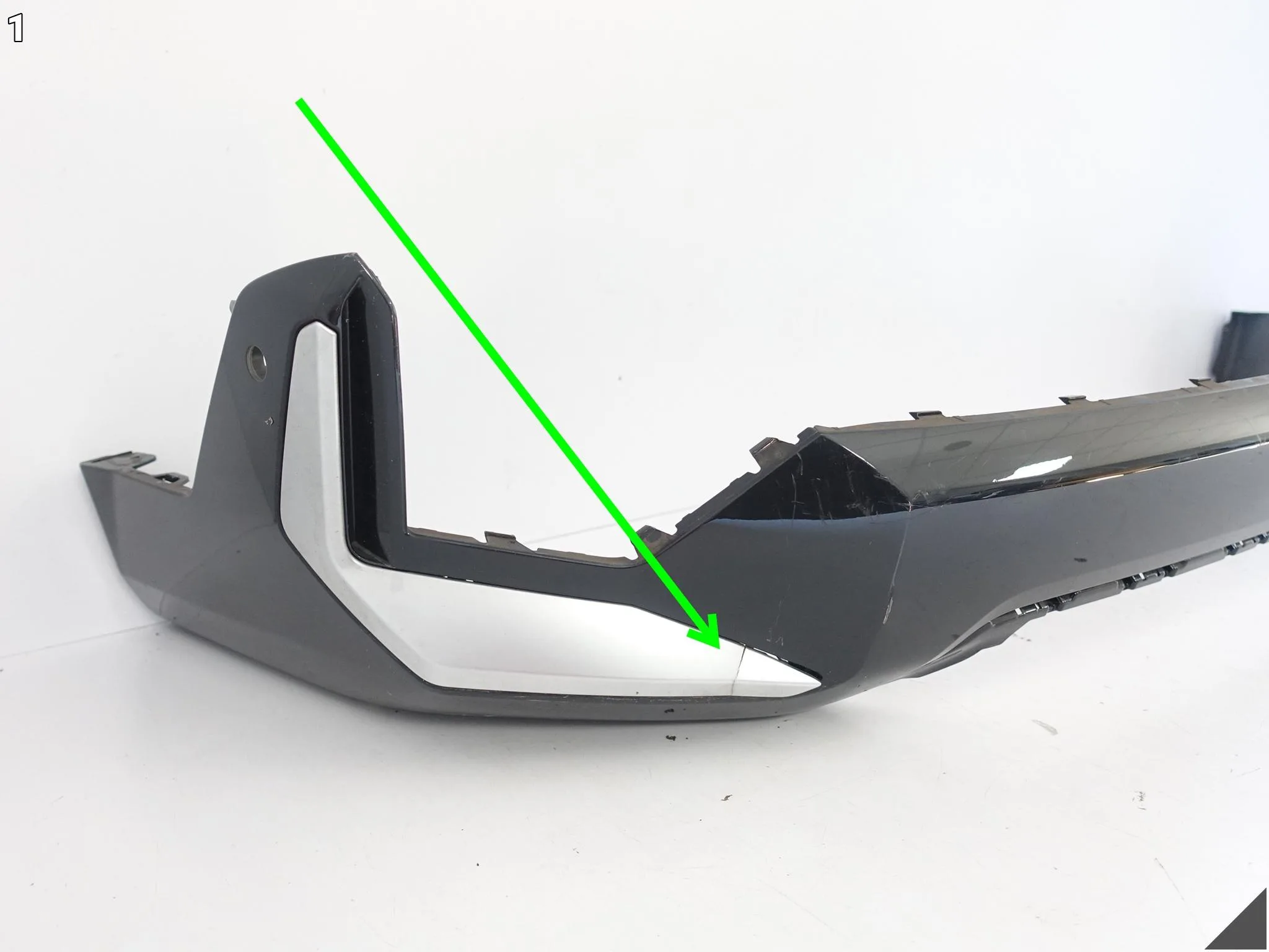 BMW X1 U11 BASIC / ZWYKŁY / X-LINE 22- SPOILER W ZDERZAK PRZÓD (POD PDC) 9892738e11e658516ff6f0f8848d65ae
