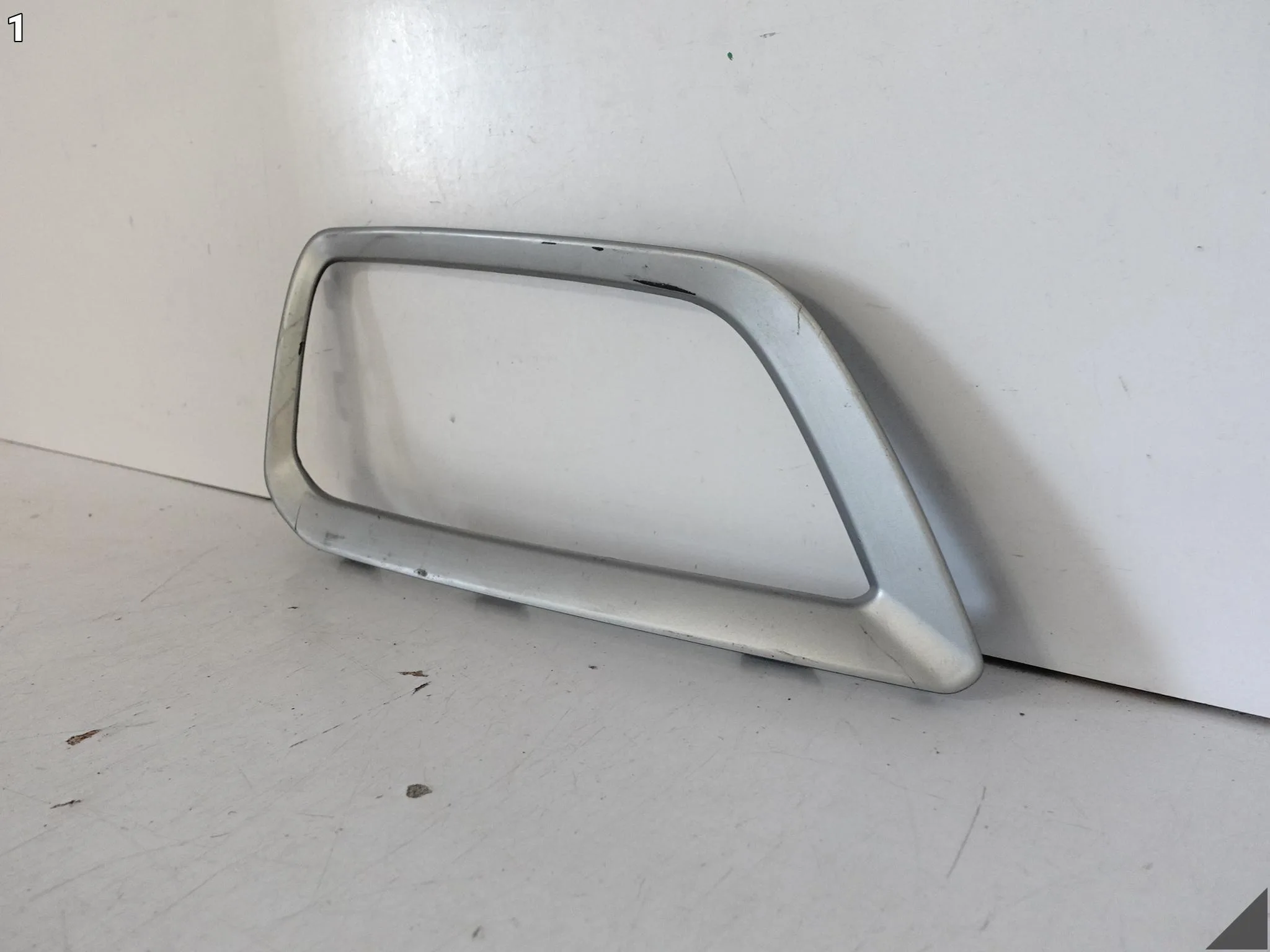HYUNDAI KONA I 1 17-20 LISTWA RAMKA HALOGENU ATRAPA W ZDERZAK PRAWA PRZÓD a8b3f4ab83ba1f296d91565029c975b6