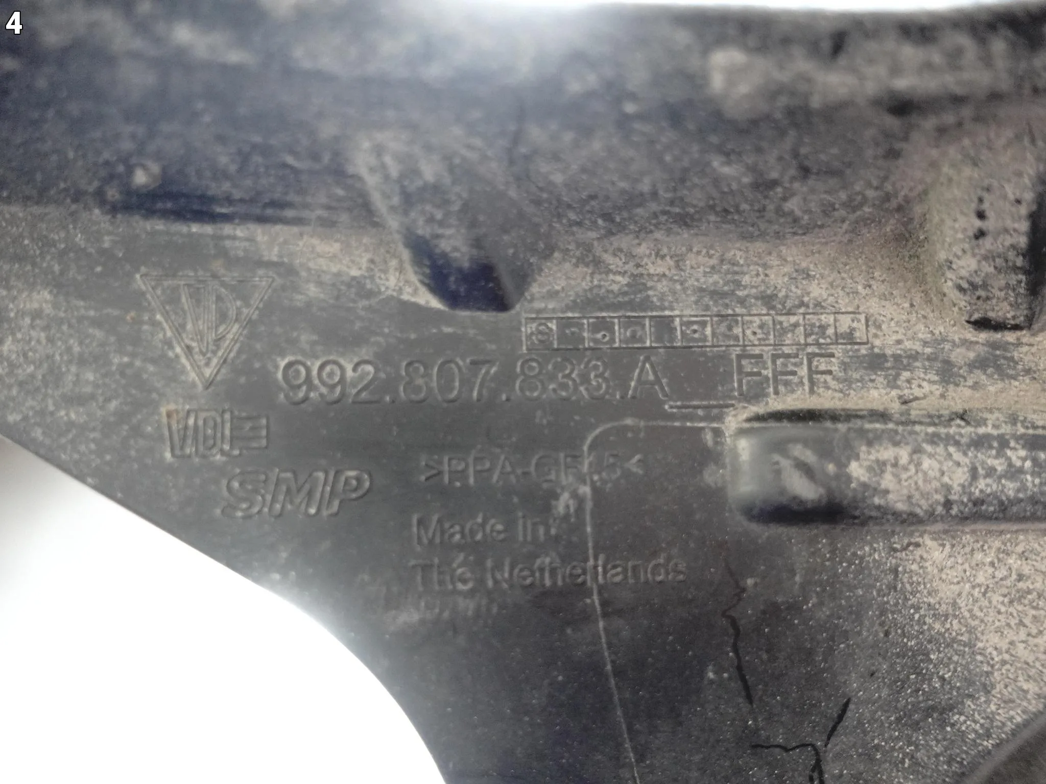 PORSCHE 911 992 19- OSŁONA ŚLIZG RURY WYDECHOWEJ WYDECH SPORTOWY LEWA OK1 40adba17067526fa4bcd335dfa9554a7