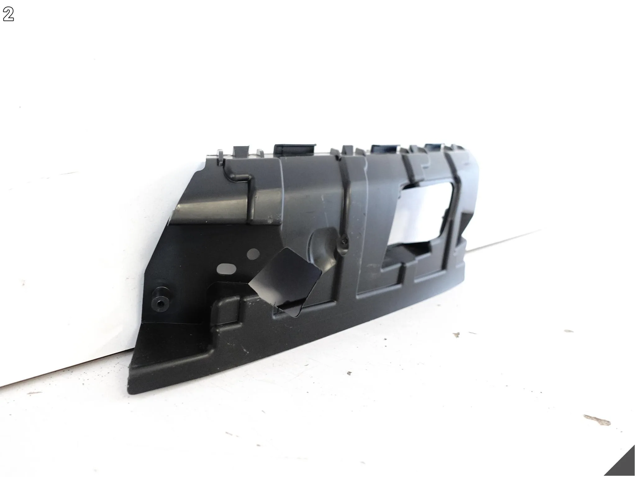 AUDI Q5 80A ZWYKŁY / BASIC II FY 16-20 ŚLIZG MOCOWANIE ZDERZAKA PRZÓD LEWY 22e6965a196331c9ee50a073d647e789