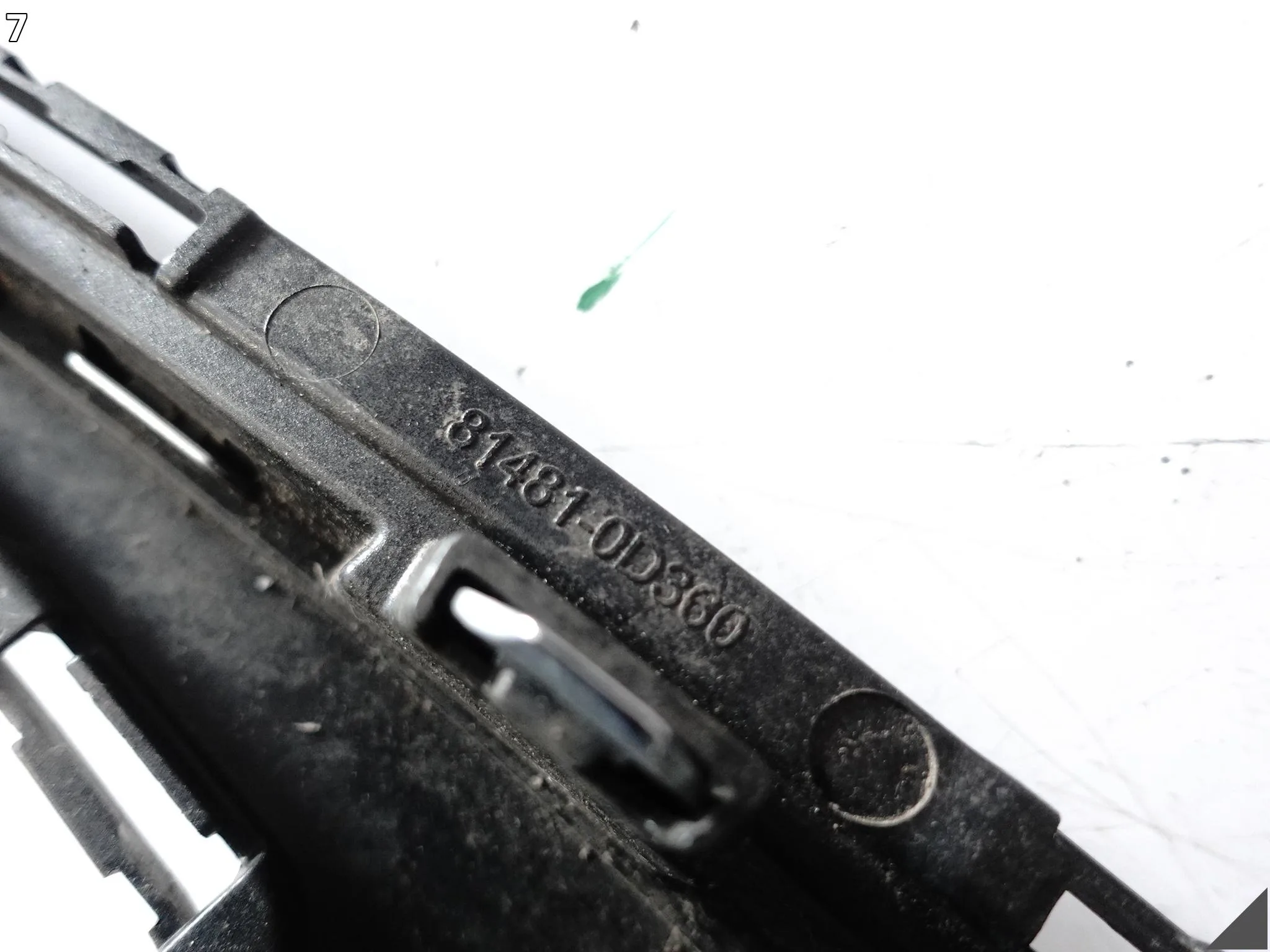 TOYOTA YARIS III 3 LIFT 17-20 KRATKA ATRAPA WLOT CHROM ZDERZAK PRAWA PRZÓD c84e7bce333f998f30a26fb068c818dd