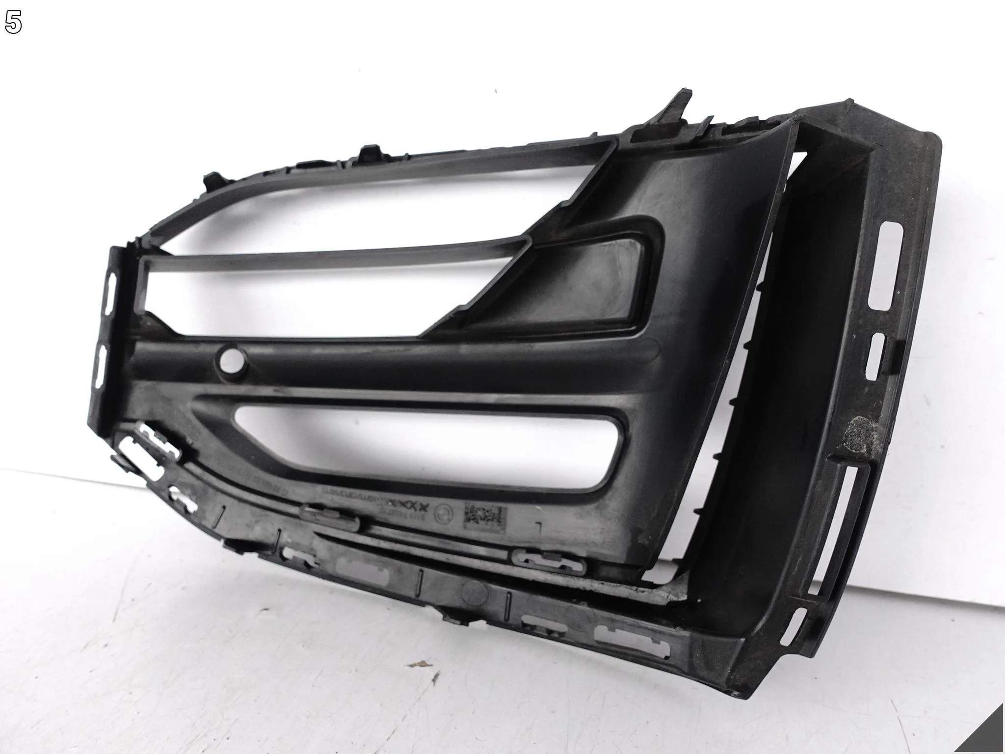 BMW 1 F40 19-24 KRATKA WLOT ATRAPA ZAŚLEPKA W ZDERZAK PRZÓD LEWA 8bbe03c7bcb3538f4947741cc571c053