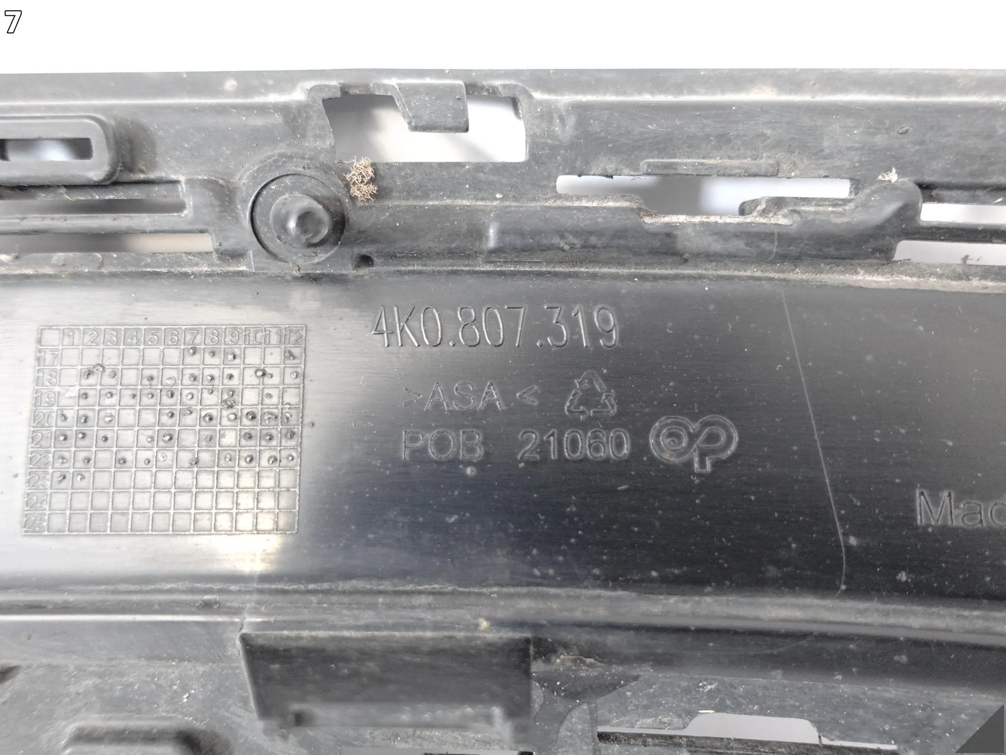 AUDI A6 S6 C8 4K0 18-25 KRATKA OSŁONA ZAŚLEPKA WYDECHU W ZDERZAK TYŁ LEWY 14b4e8d0ea61e42f901066d47ab71862
