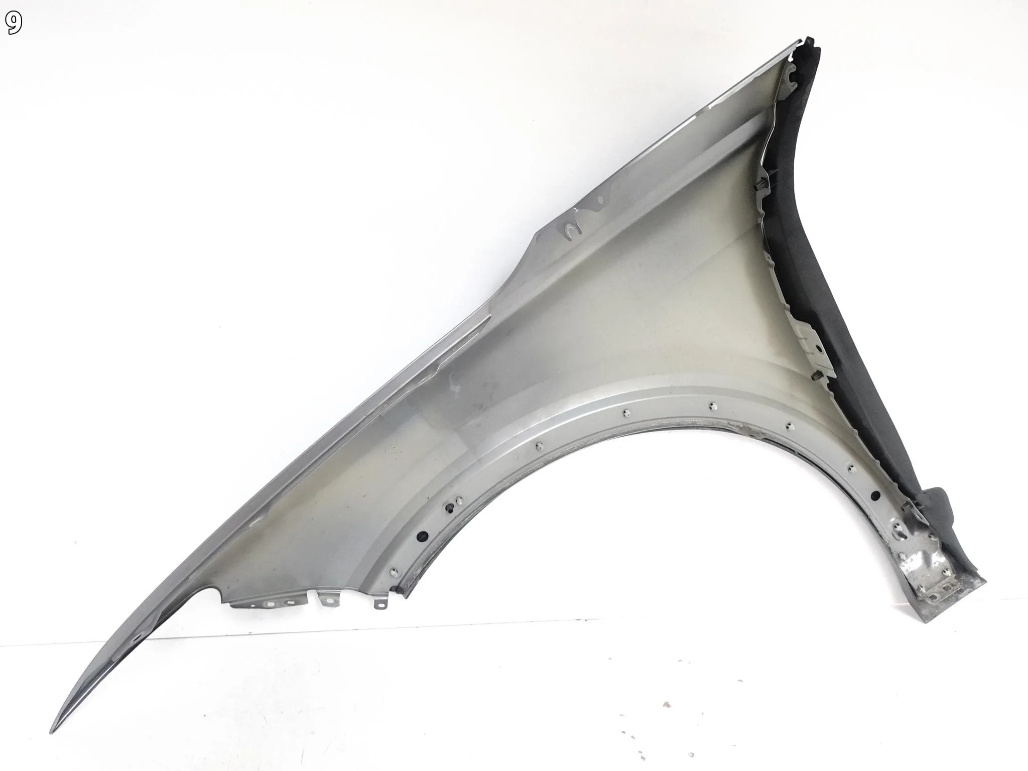 AUDI Q4 E-TRON 89A 21- BŁOTNIK FENDER LISTWA PRAWY PRZÓD cf3a647836bbe6d3a311b51848964868