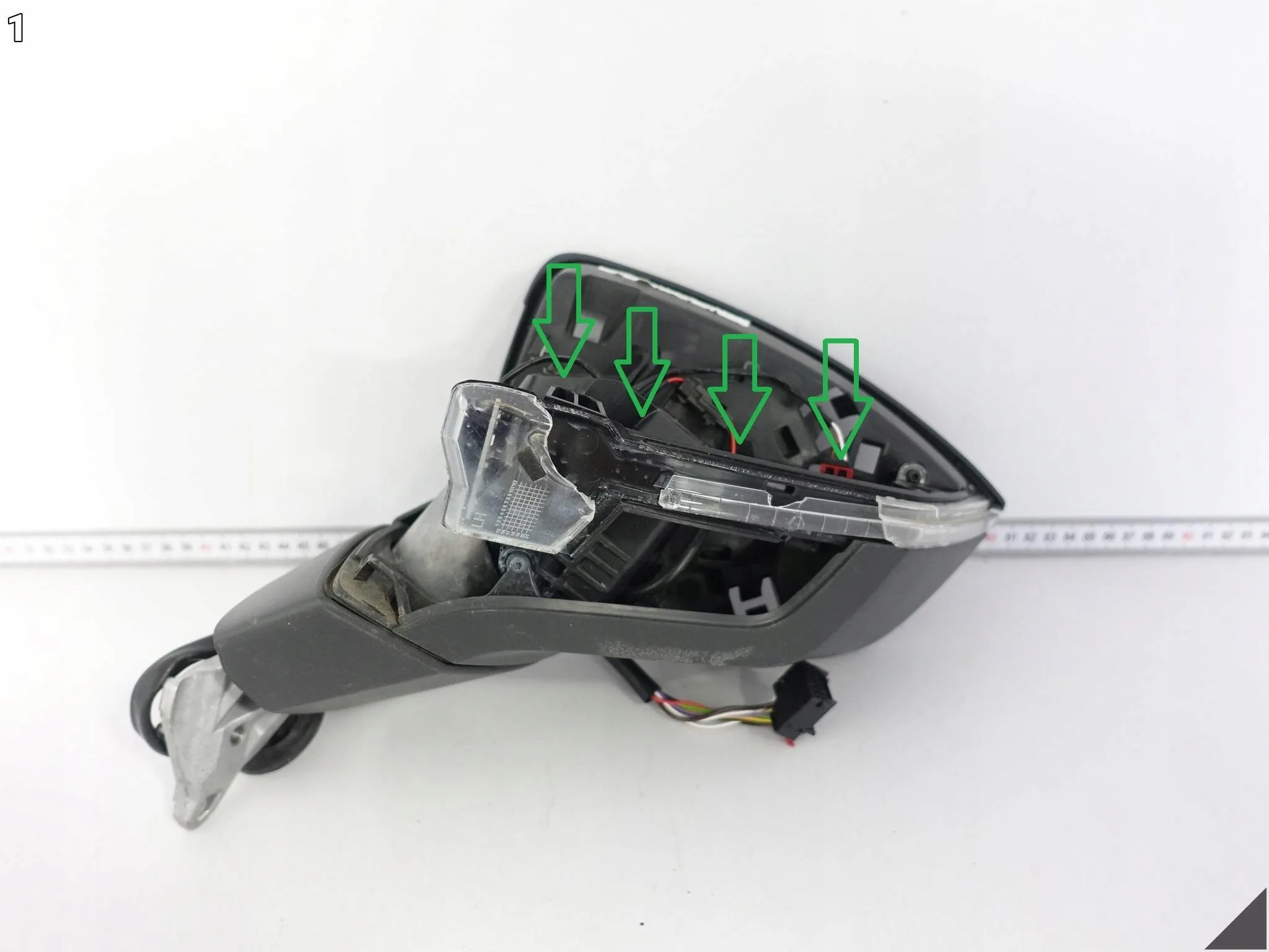 SEAT TARRACO 5FJ LUSTERKO LEWE ZEWNĘTRZNE STELAŻ 9 PIN EU a5a2ebafb4db5a6f7b6286b00d054c85