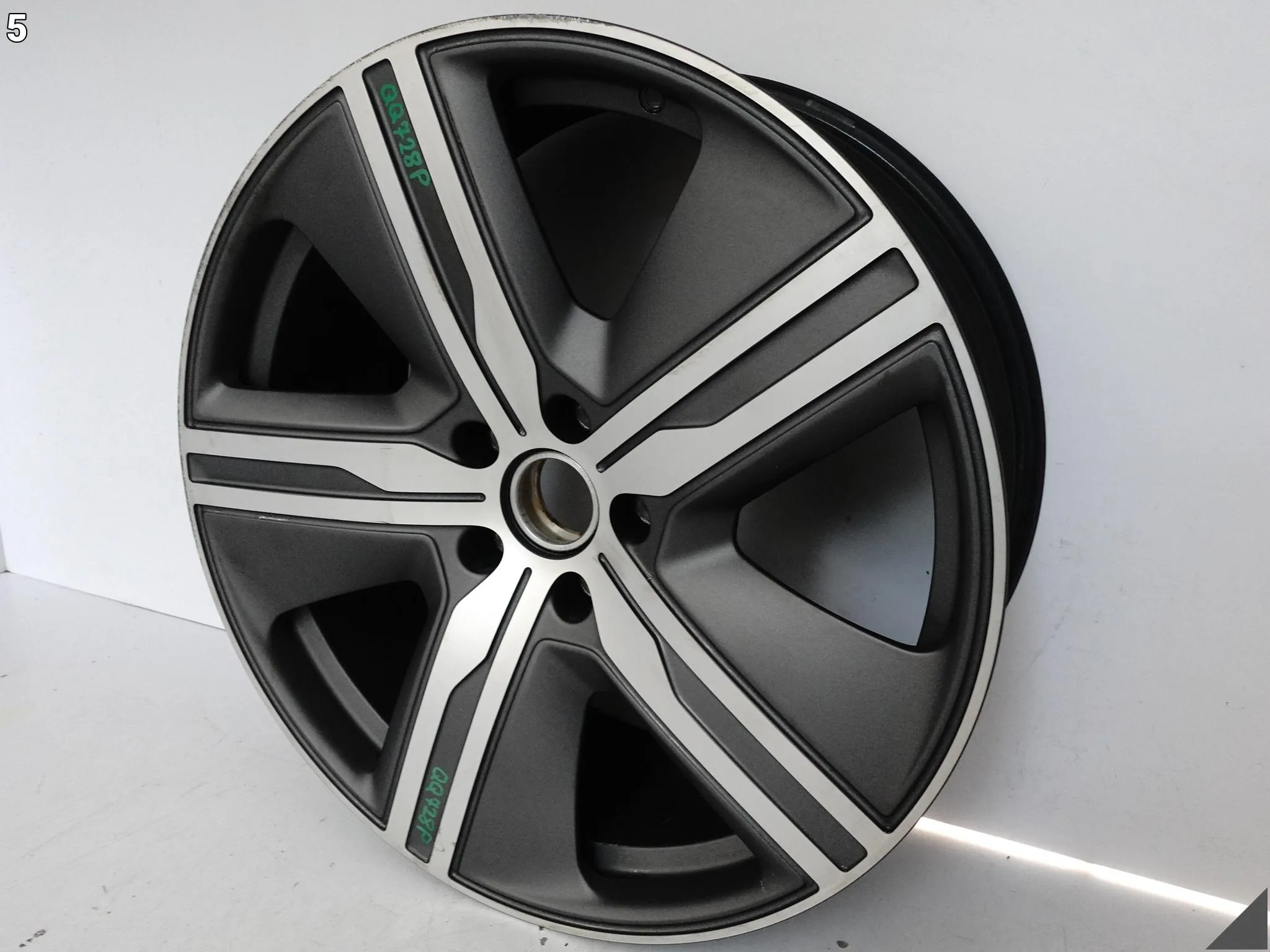 PORSCHE MACAN II 95C MACAN EXCLUSIVE DESIGN FELGA 9,0Jx22 ET29 5×130 OU9 f618846e044c59a1b766cb09afe30cce