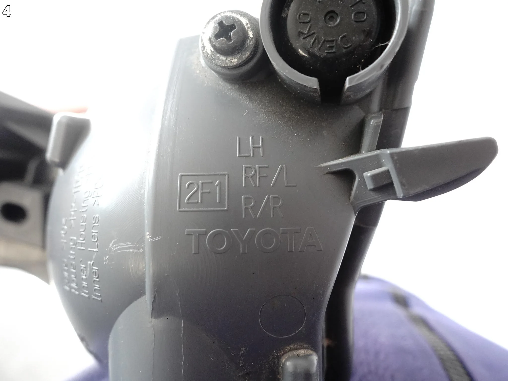 TOYOTA RAV4 IV XA40 12-15 LAMPA ŚWIATŁO PRZECIWMGIELNE W ZDERZAK TYŁ LEWA a94c3d1f912011aa4901043ff3c19627