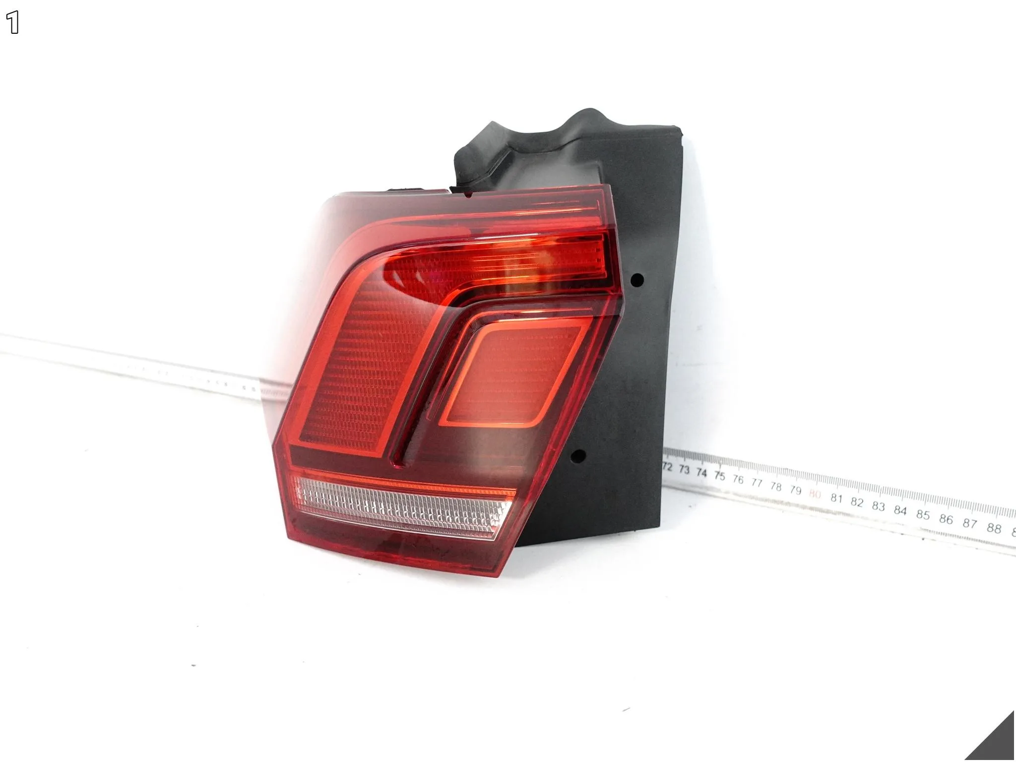 VW TIGUAN II 5NA 16-20 LAMPA LED W BŁOTNIK LEWA TYŁ EU 5NA945095D 7684520fa95ec75bb520f1e8e6d17292
