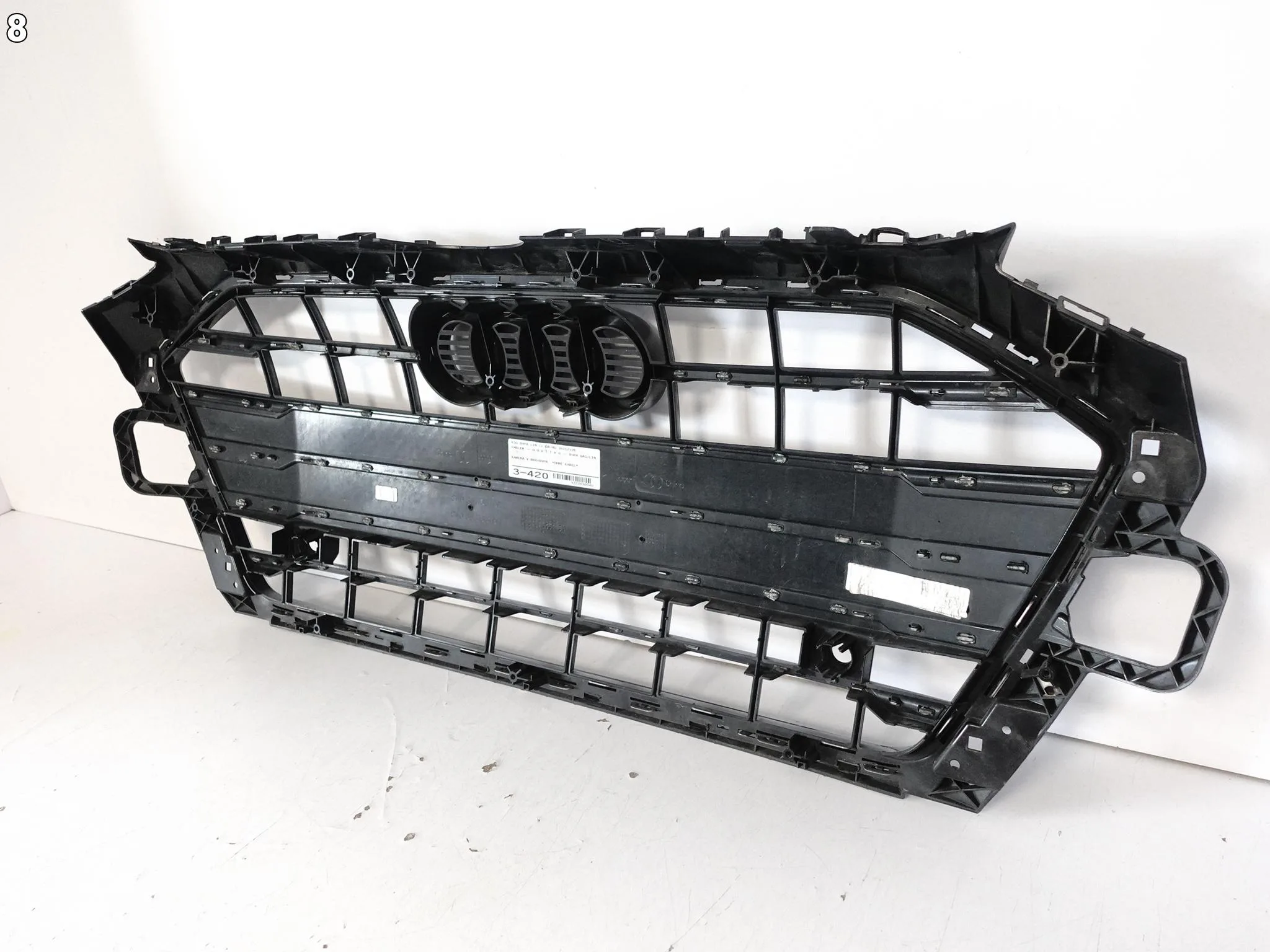 AUDI A4 B9 8W0 LIFT 19-24 ZWYKŁY / BASIS GRILL ATRAPA W ZDERZAK PRZÓD PDC 19f0bcb50694f3b0ce0177b3405890c1