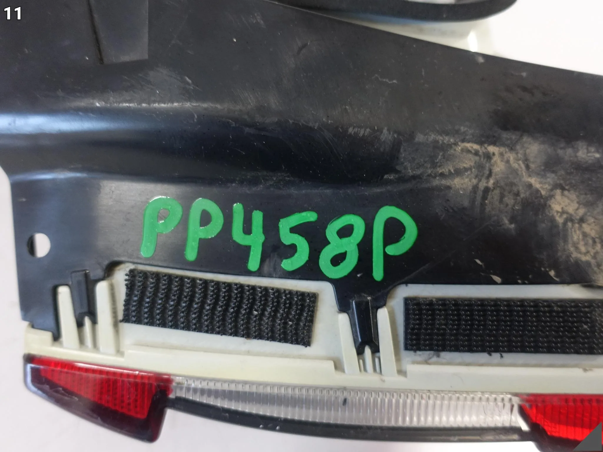 MASERATI GRANTURISMO M145 07-13 LAMPA LED W BŁOTNIK LEWA TYŁ USA e68ebe538b4736833925299b802c82f2