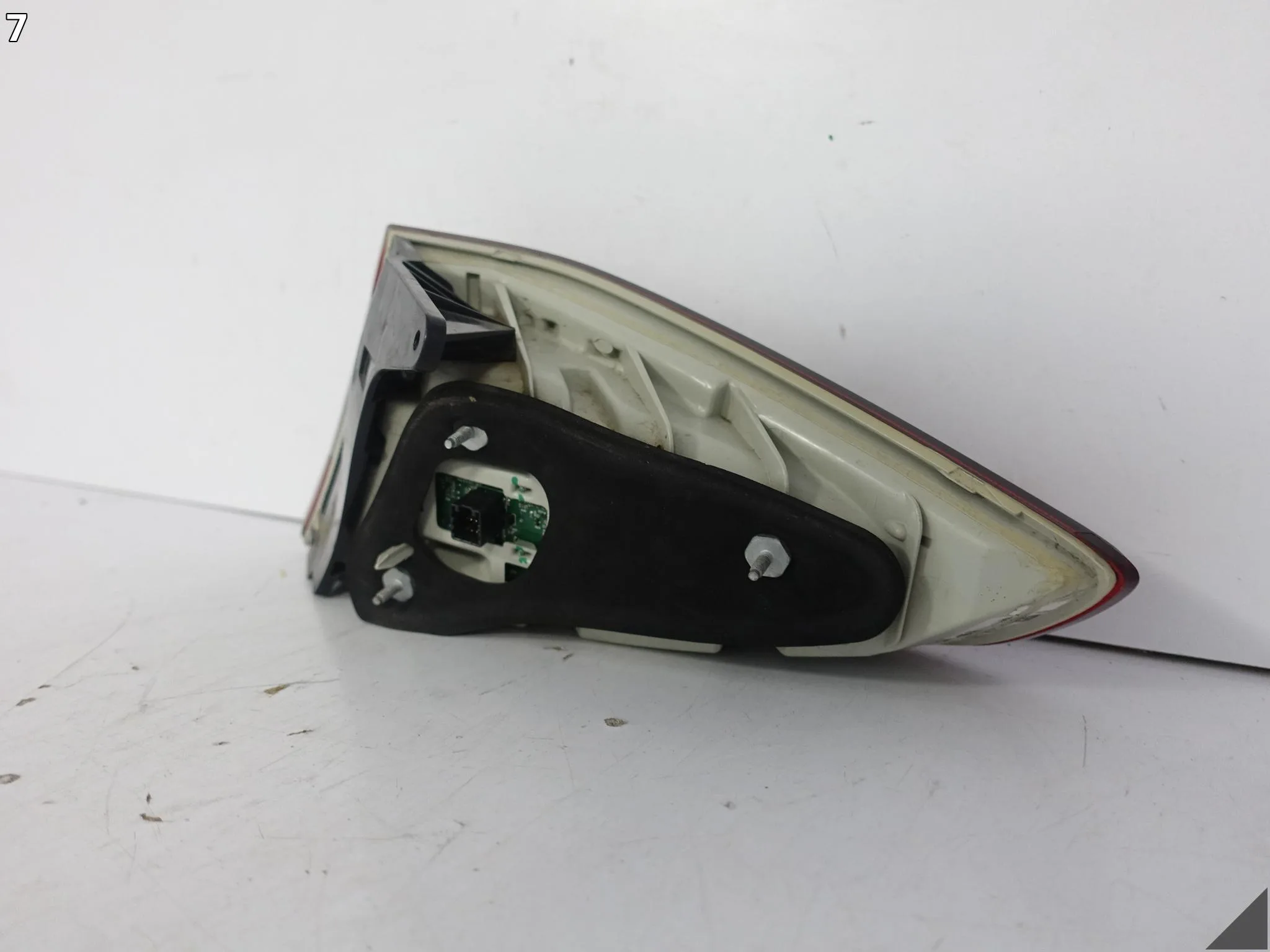 MASERATI GRANTURISMO M145 07-13 LAMPA LED W BŁOTNIK LEWA TYŁ USA deb3426625fe89808fd7b35ebe14e3ac