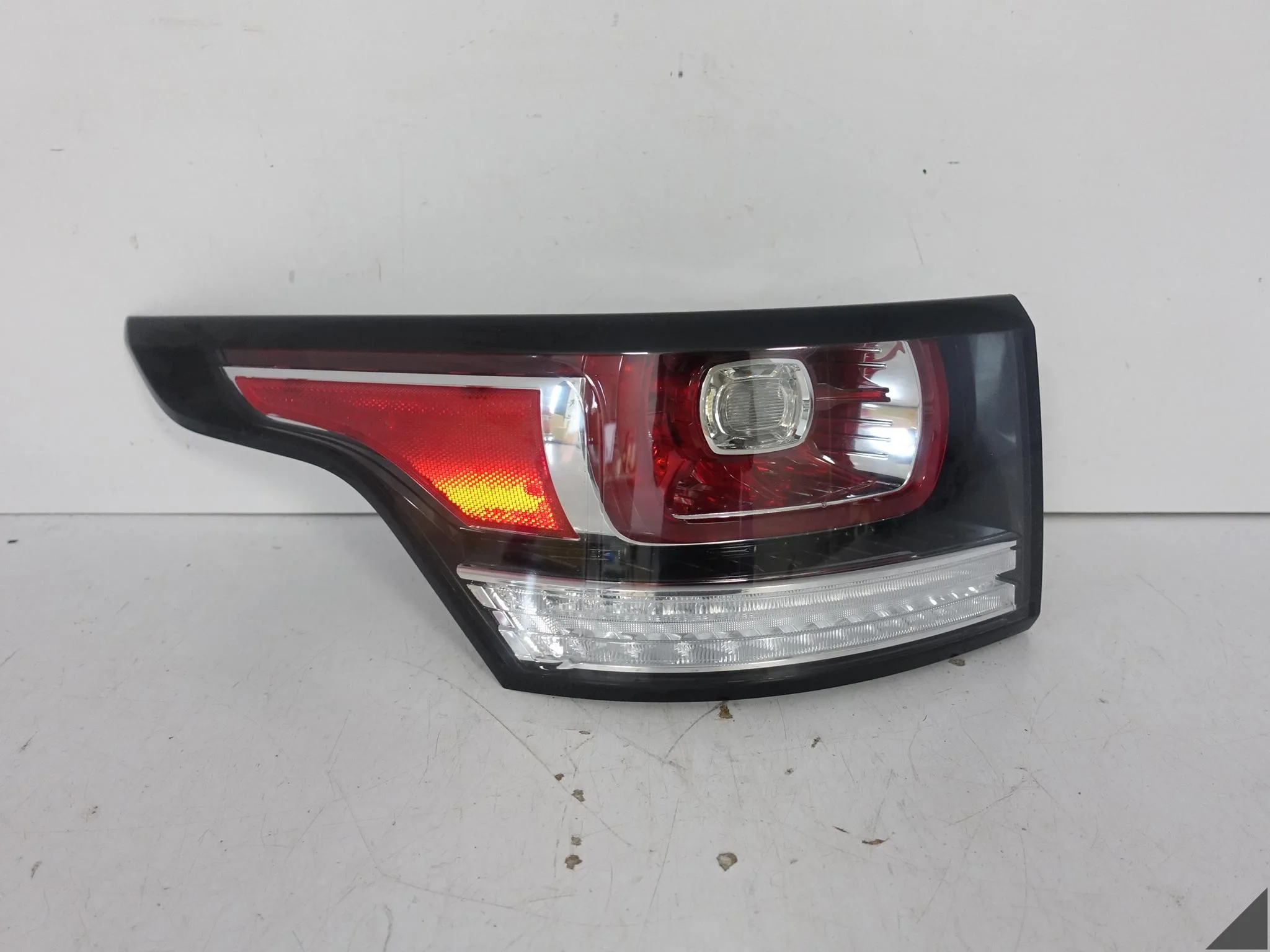 RANGE ROVER SPORT II L494 13-18 LAMPA LED W BŁOTNIK TYŁ LEWA 7fdb96cfbee2455ed5bf3b517e1a508f