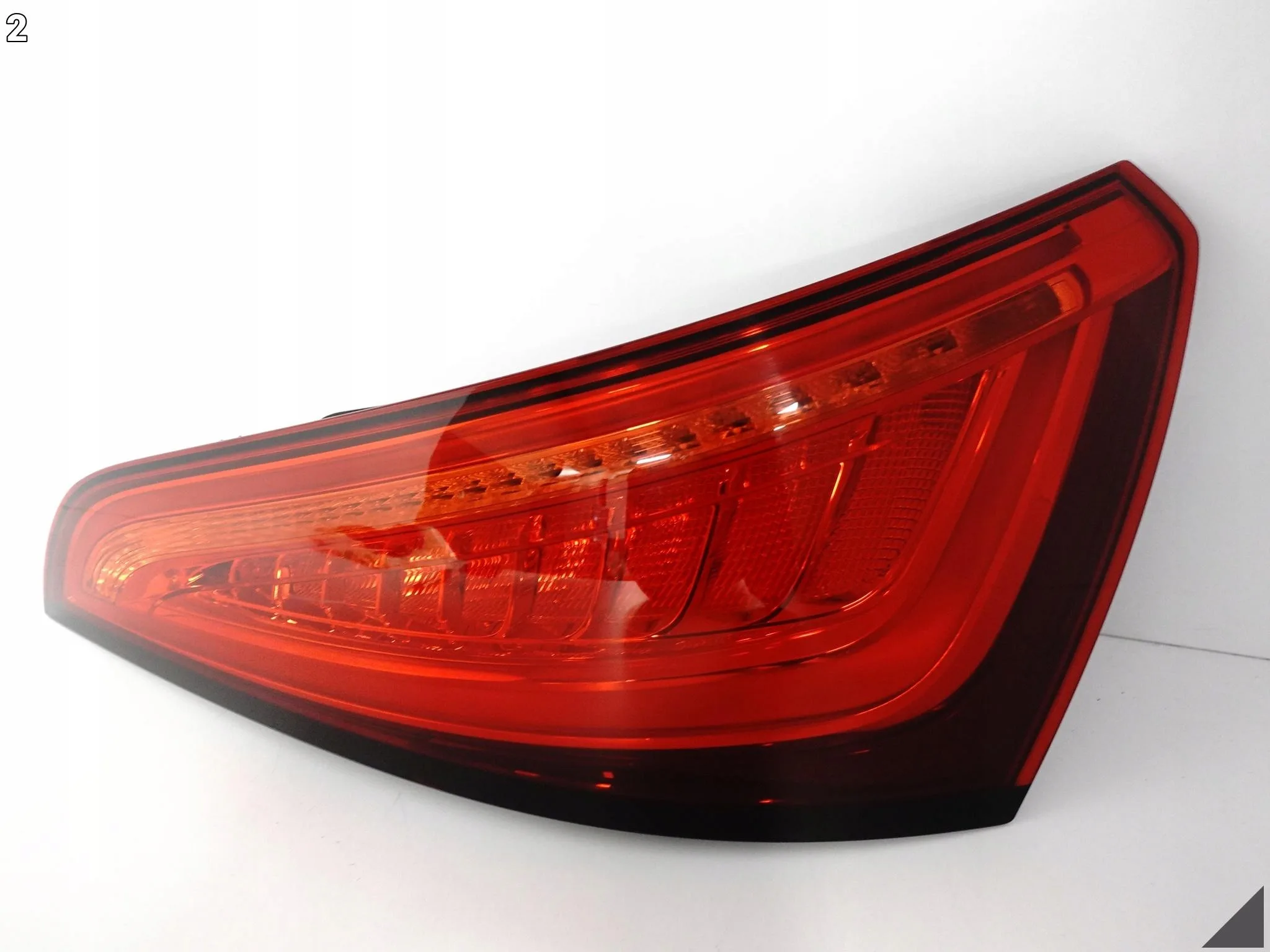 AUDI Q5 SQ5 8R0 LIFT 12-16 LAMPA LED W BŁOTNIK PRAWA TYŁ EU 8R0945094C SJ3 7d65d28035c0ee3ae876aa820c17b0e0